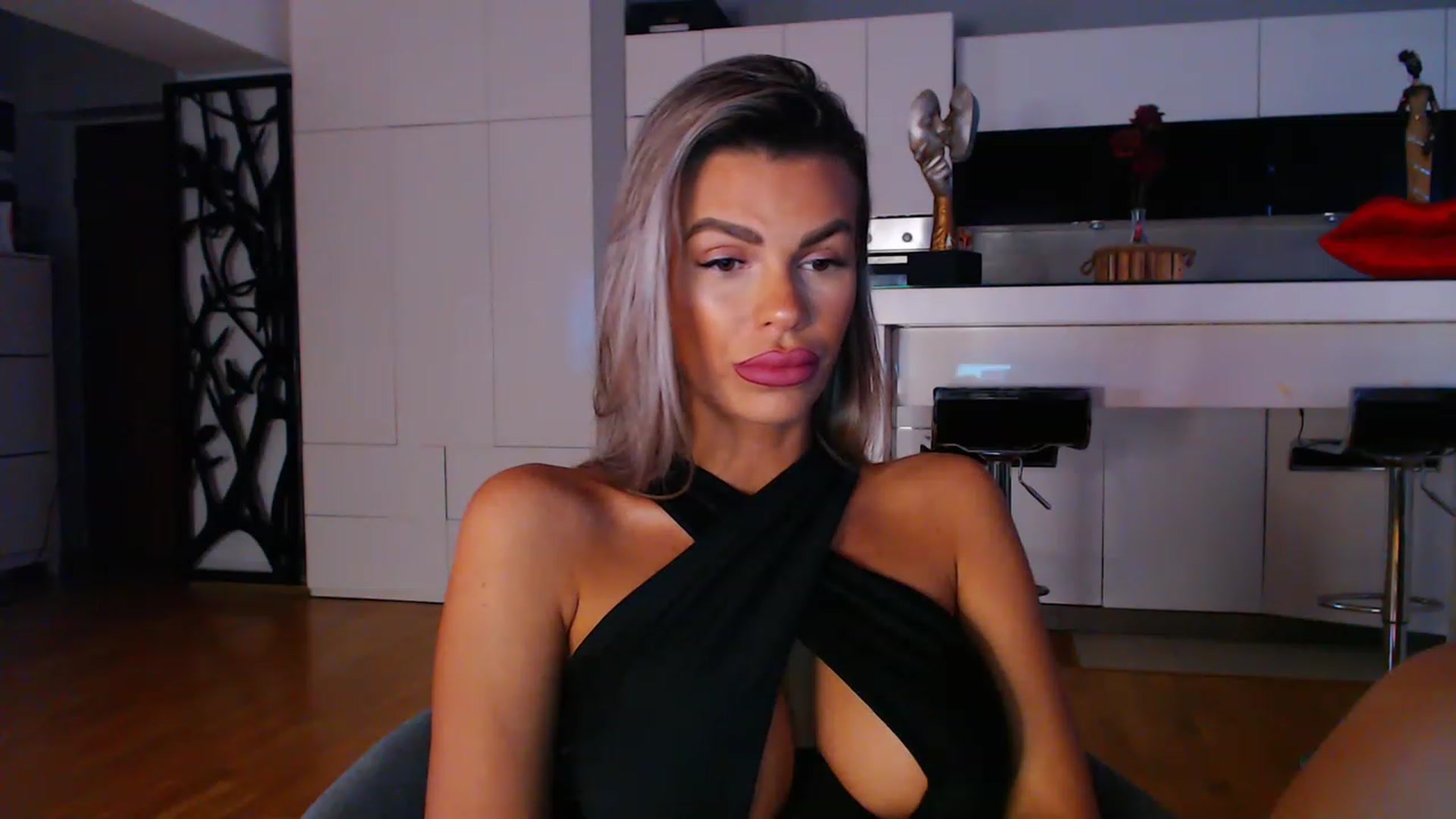 Gallery image thumbnail from D_y_y's myfreecams stream on, 04/22/2023, 03:57 image 14 of 20