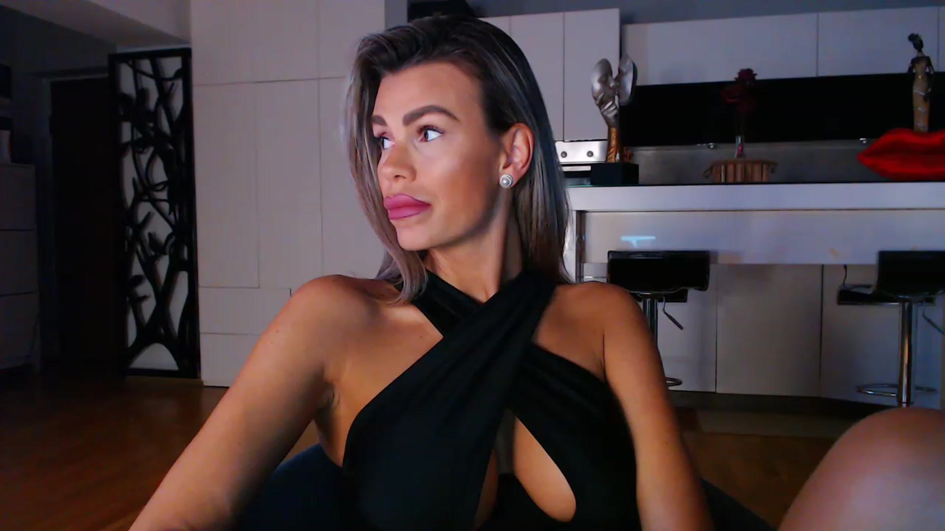 Gallery image thumbnail from D_y_y's myfreecams stream on, 04/22/2023, 03:57 image 4 of 20