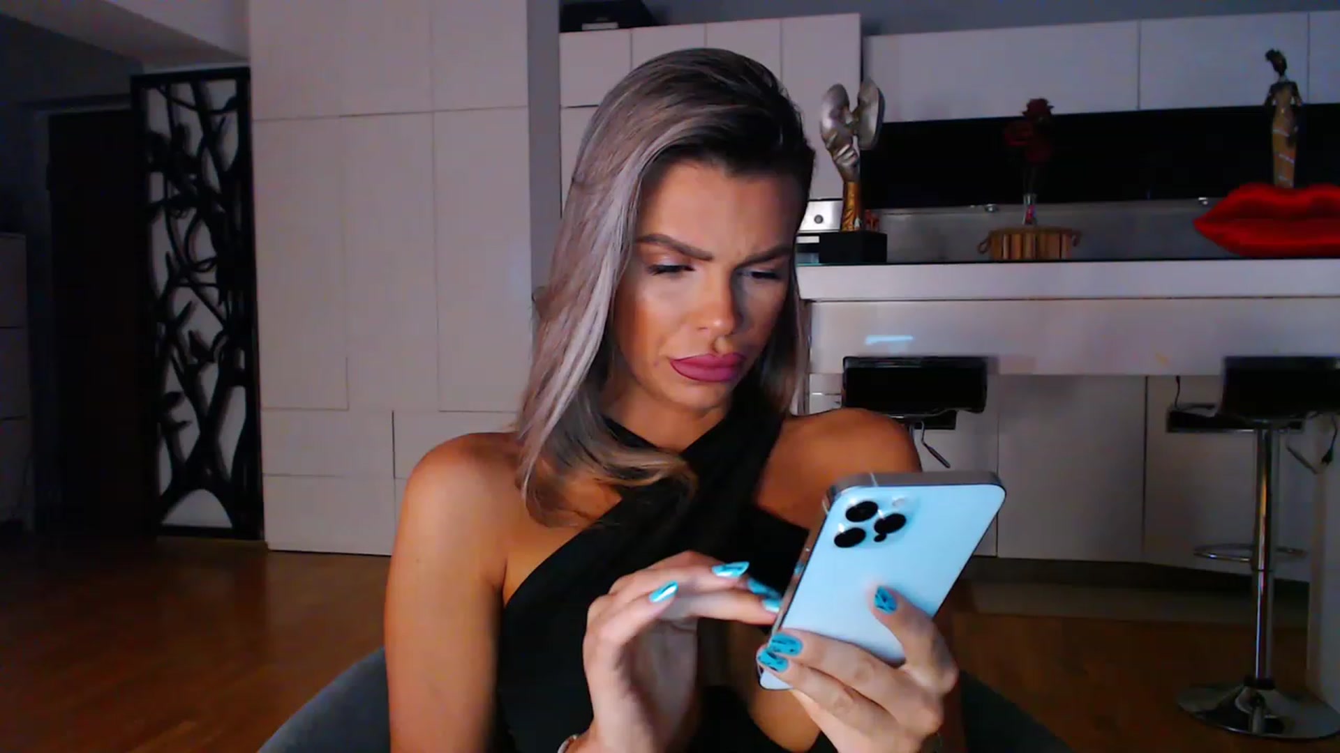 Gallery image thumbnail from D_y_y's myfreecams stream on, 04/22/2023, 03:57 image 11 of 20