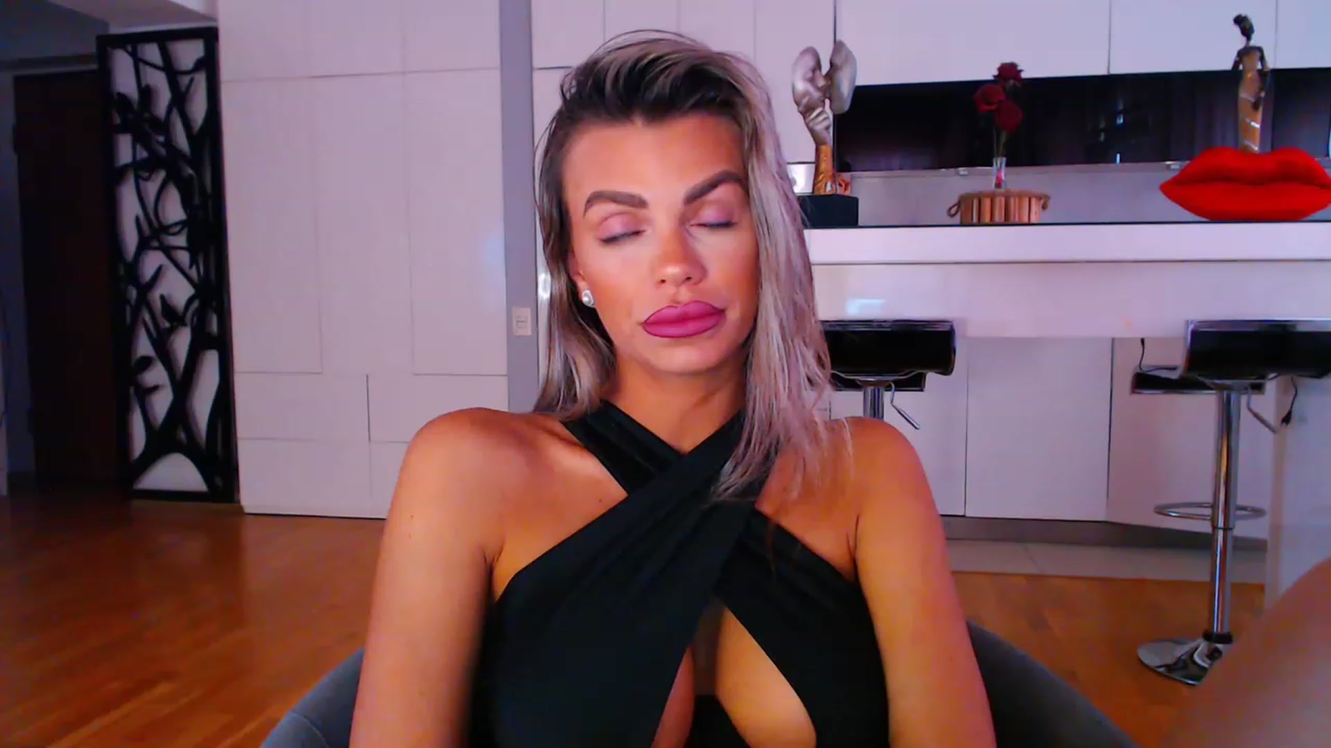 Gallery image thumbnail from D_y_y's myfreecams stream on, 04/22/2023, 04:28 image 6 of 20