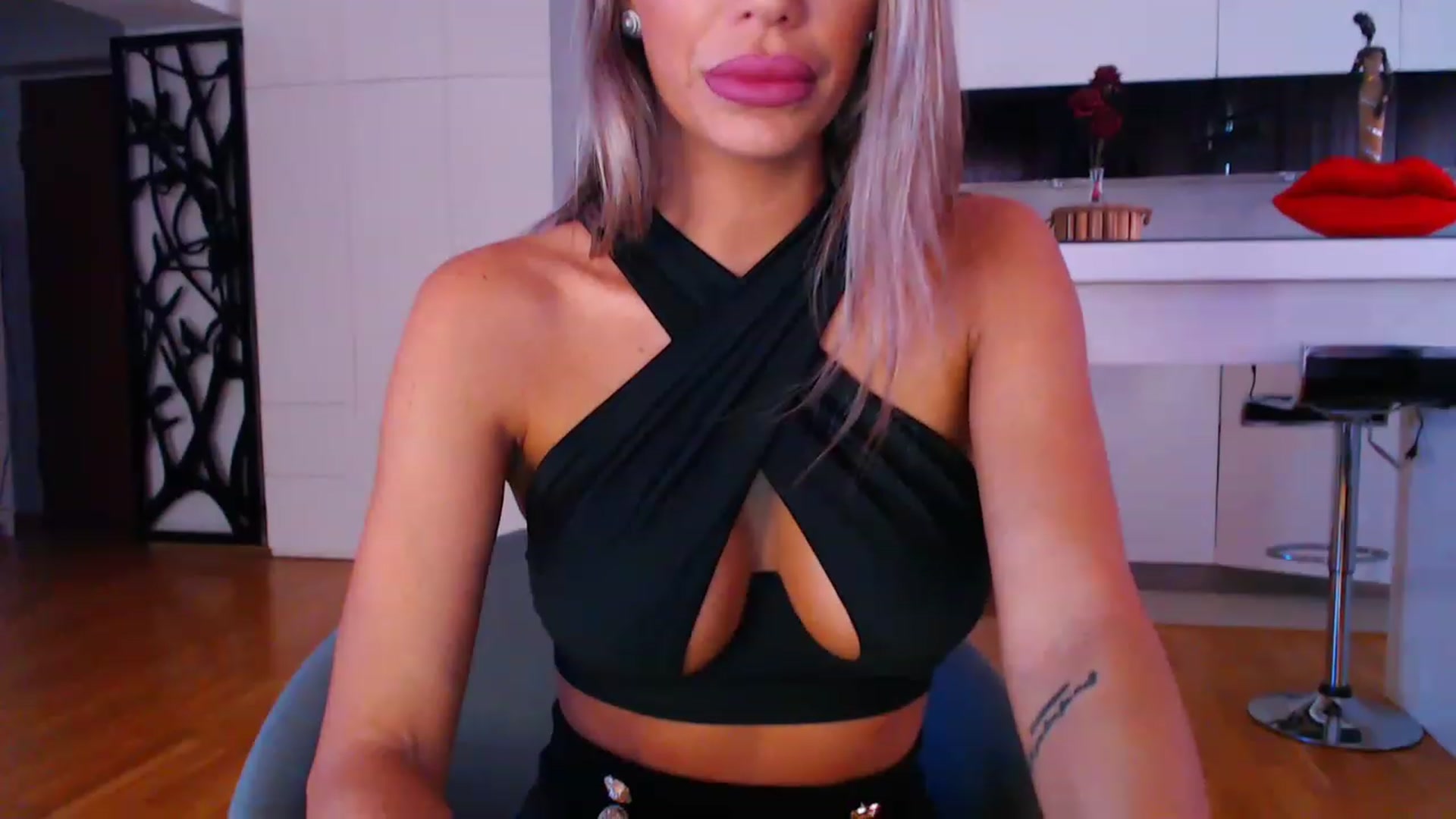 Gallery image thumbnail from D_y_y's myfreecams stream on, 04/22/2023, 04:28 image 7 of 20