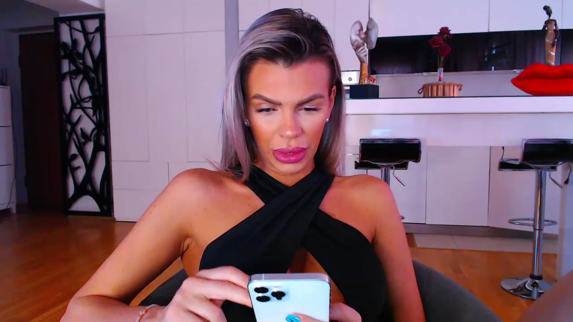Gallery image thumbnail from D_y_y's myfreecams stream on, 04/22/2023, 04:28 image 15 of 20