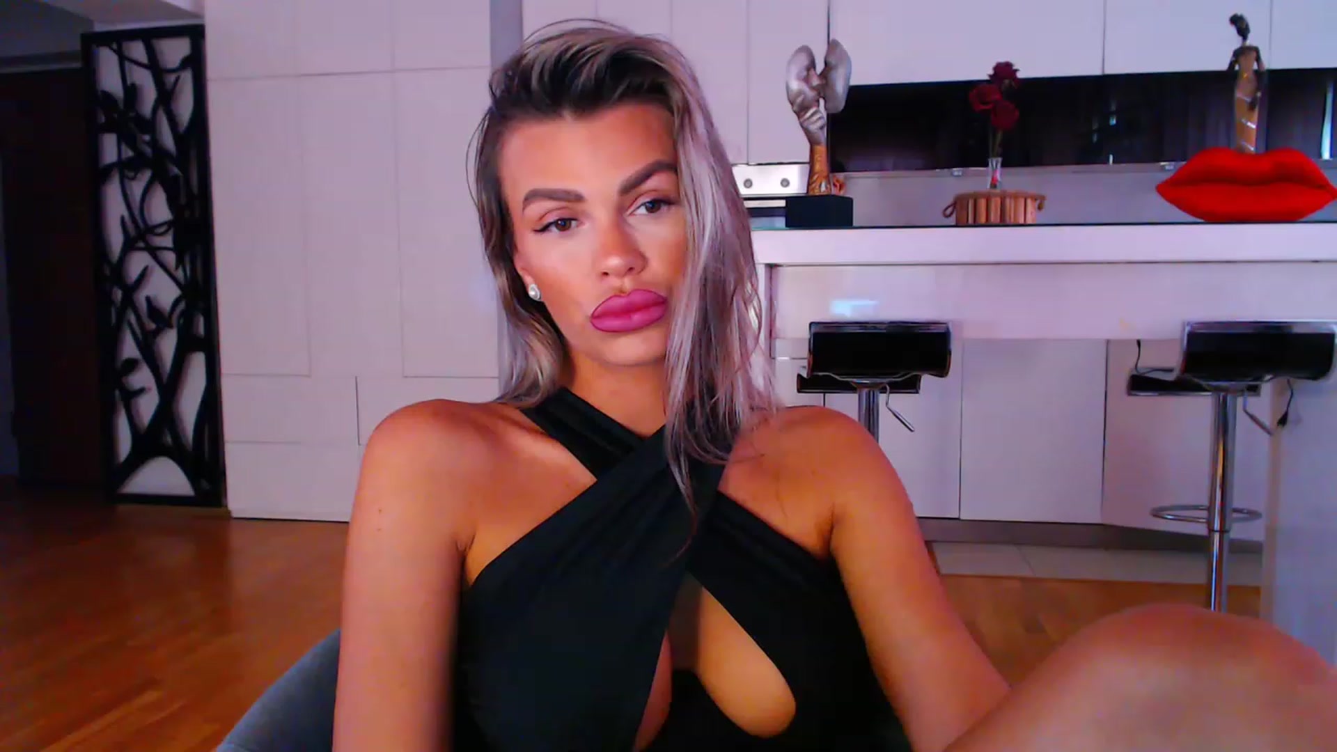 Gallery image thumbnail from D_y_y's myfreecams stream on, 04/22/2023, 04:28 image 4 of 20