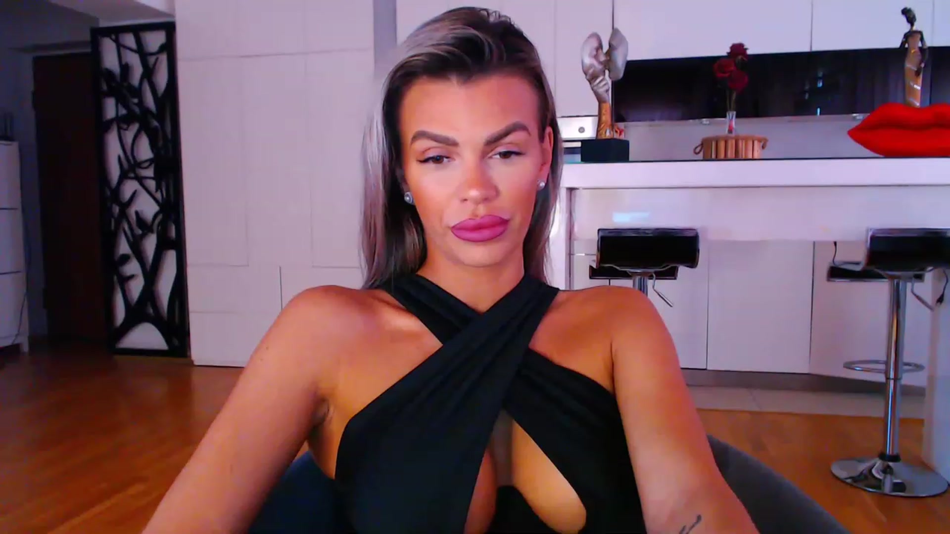 Gallery image thumbnail from D_y_y's myfreecams stream on, 04/22/2023, 04:28 image 10 of 20