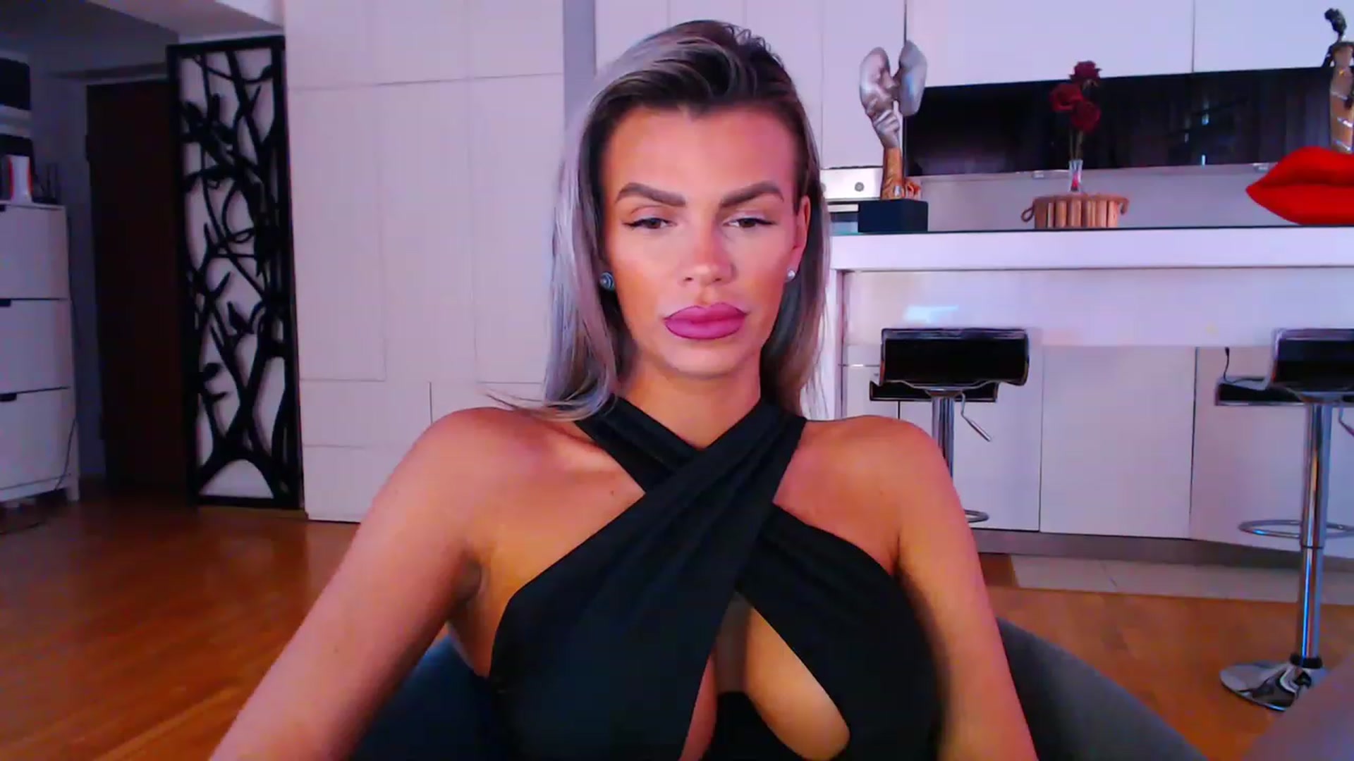Gallery image thumbnail from D_y_y's myfreecams stream on, 04/22/2023, 04:28 image 13 of 20
