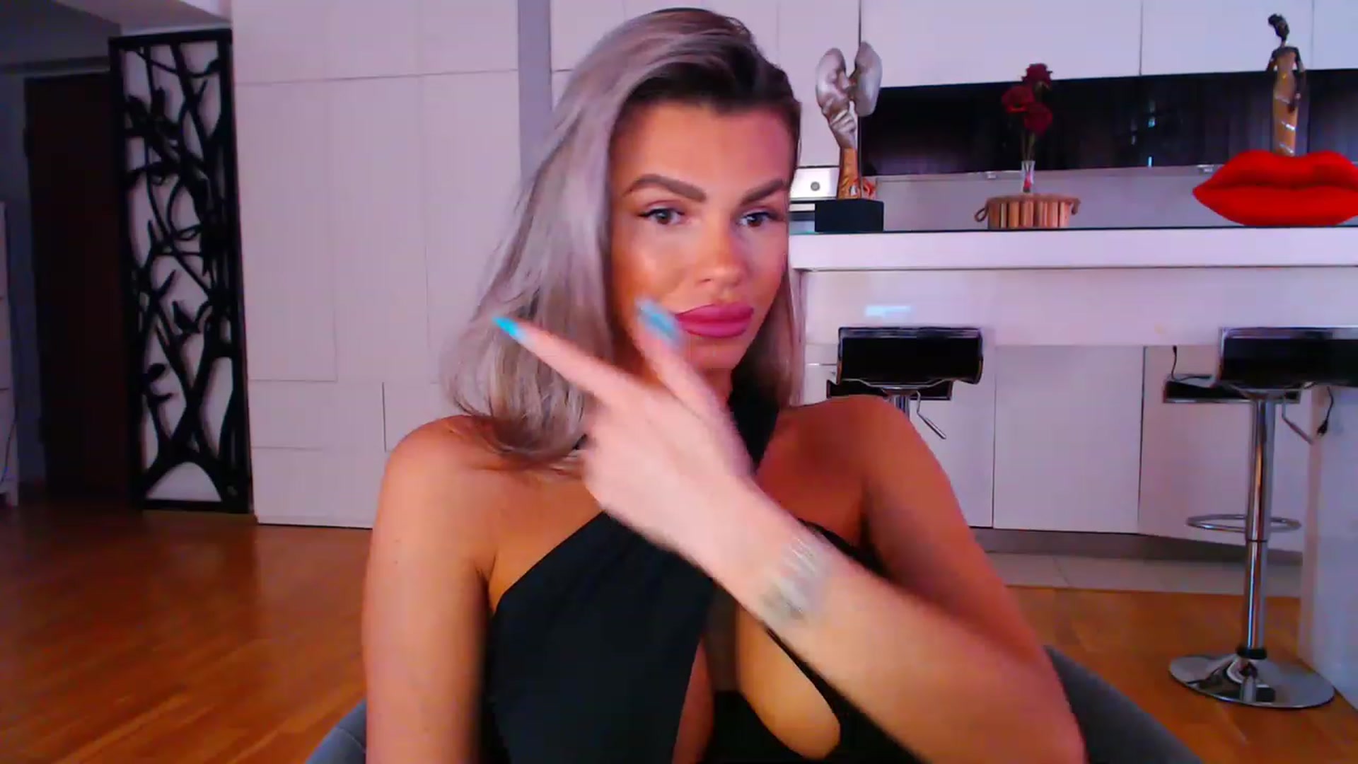 Gallery image thumbnail from D_y_y's myfreecams stream on, 04/22/2023, 04:28 image 8 of 20