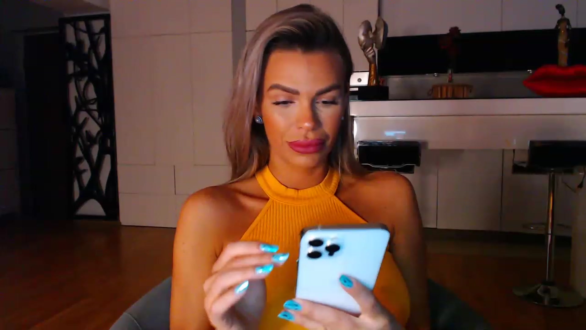 Gallery image thumbnail from D_y_y's myfreecams stream on, 04/25/2023, 03:44 image 17 of 20