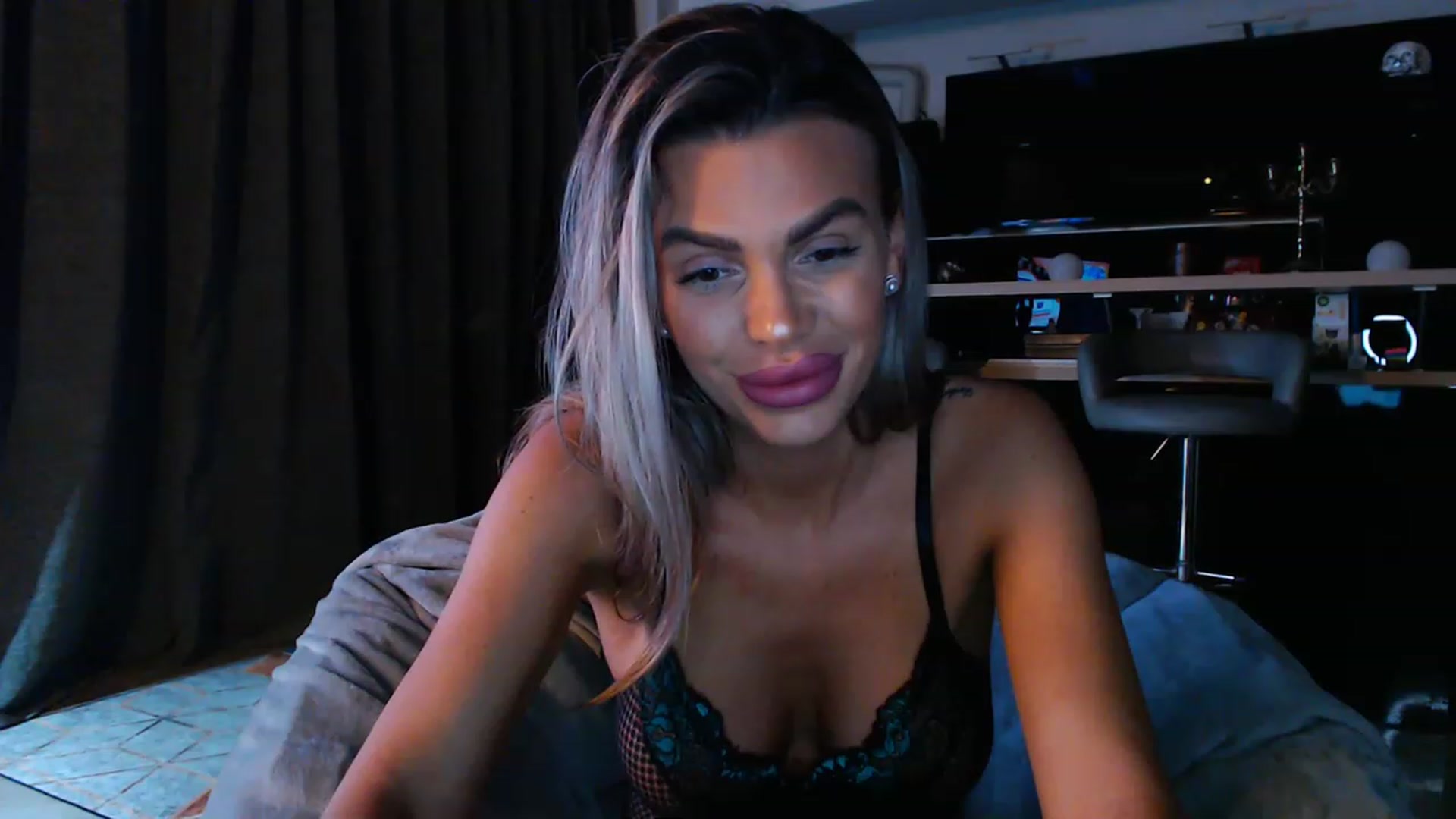 Gallery image thumbnail from D_y_y's myfreecams stream on, 04/28/2023, 02:50 image 15 of 20