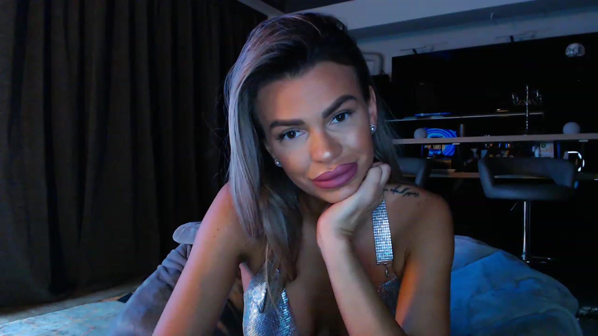 Gallery image thumbnail from D_y_y's myfreecams stream on, 05/03/2023, 03:35 image 10 of 20