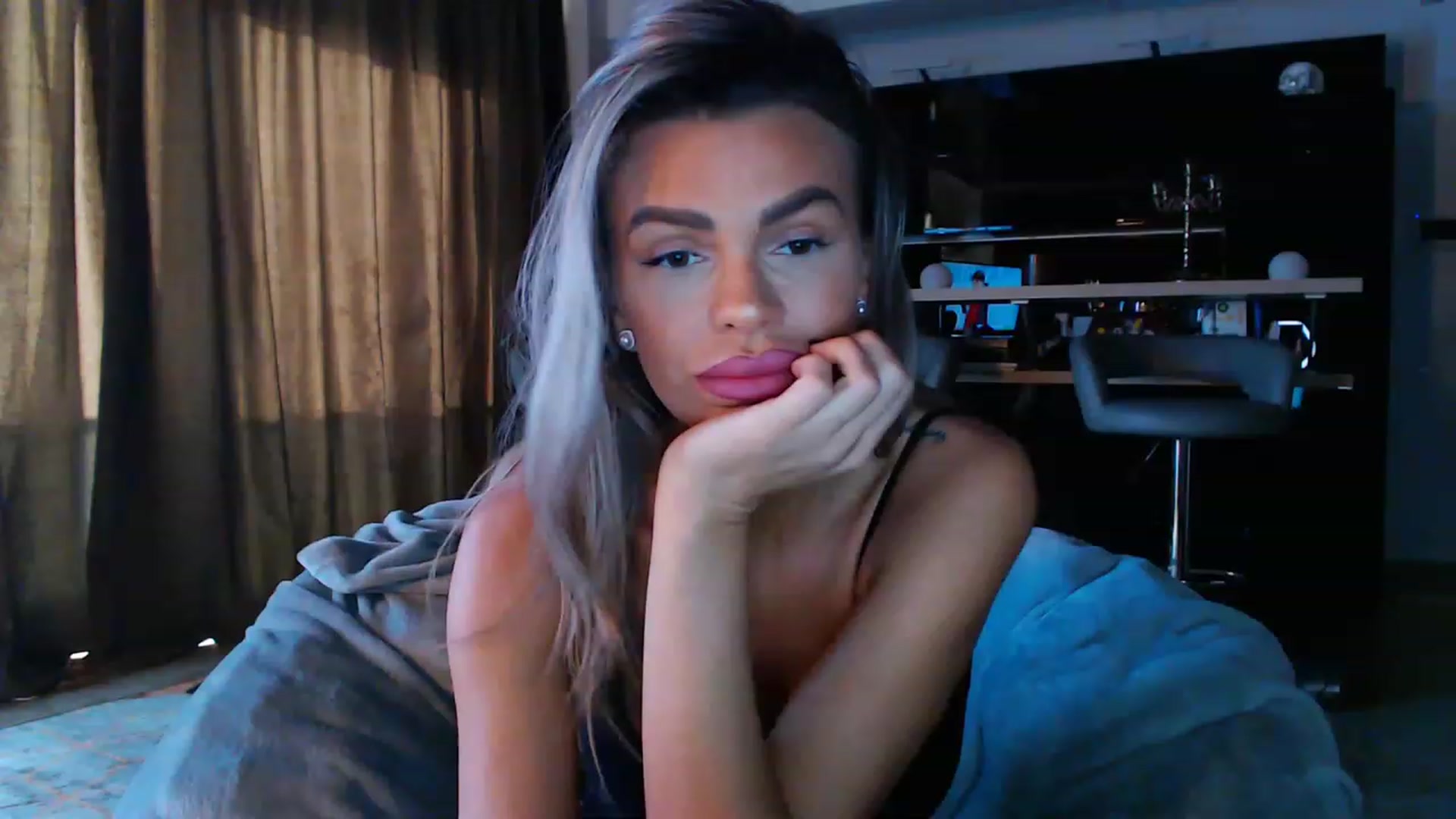 Gallery image thumbnail from D_y_y's myfreecams stream on, 05/03/2023, 04:00 image 11 of 20
