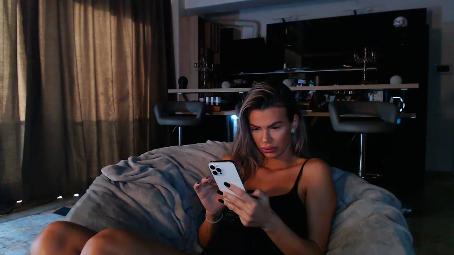Gallery image thumbnail from D_y_y's myfreecams stream on, 05/03/2023, 04:00 image 2 of 20