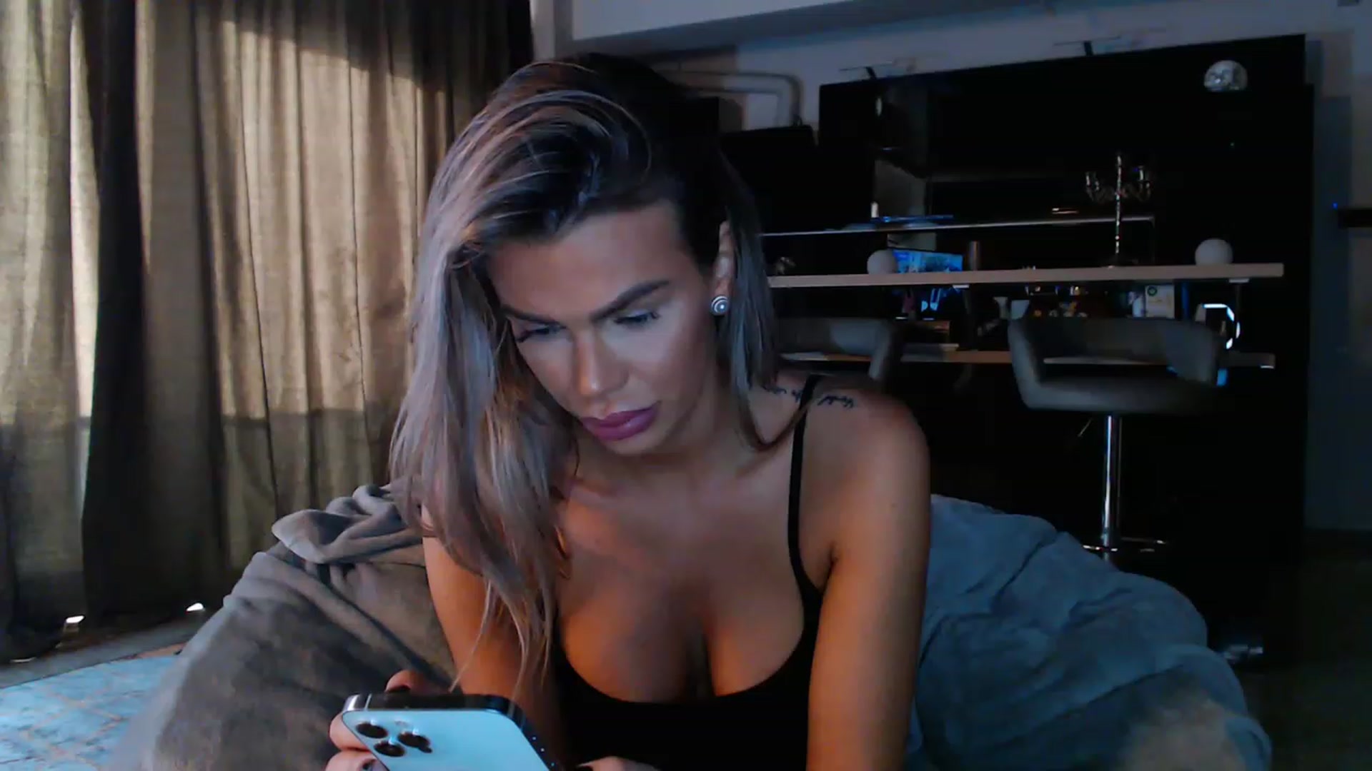 Gallery image thumbnail from D_y_y's myfreecams stream on, 05/03/2023, 04:00 image 20 of 20