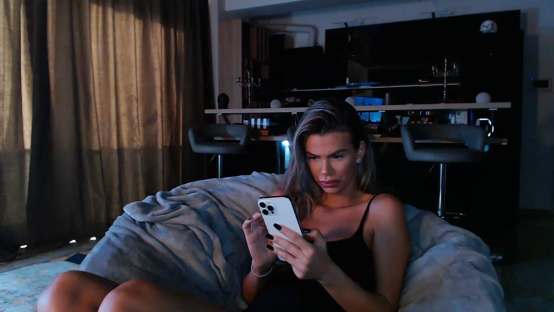 Gallery image thumbnail from D_y_y's myfreecams stream on, 05/03/2023, 04:00 image 3 of 20