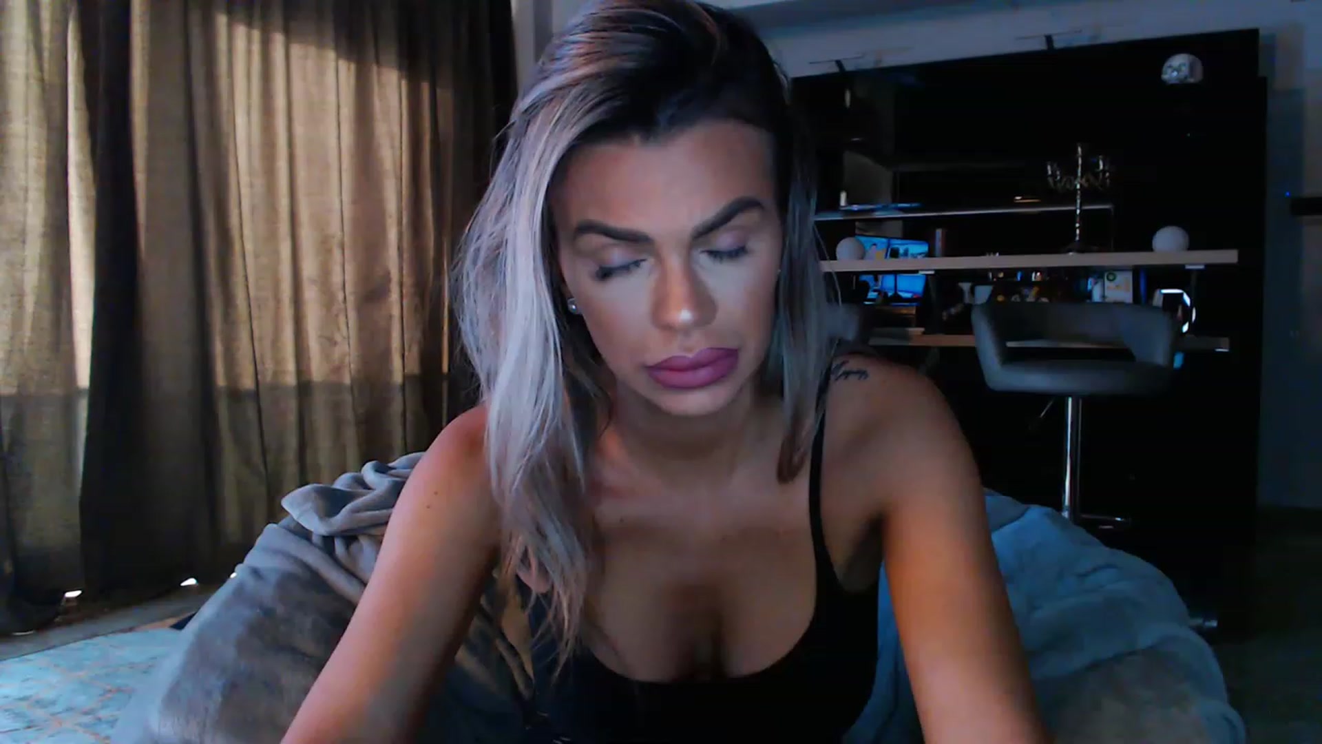 Gallery image thumbnail from D_y_y's myfreecams stream on, 05/03/2023, 04:00 image 15 of 20