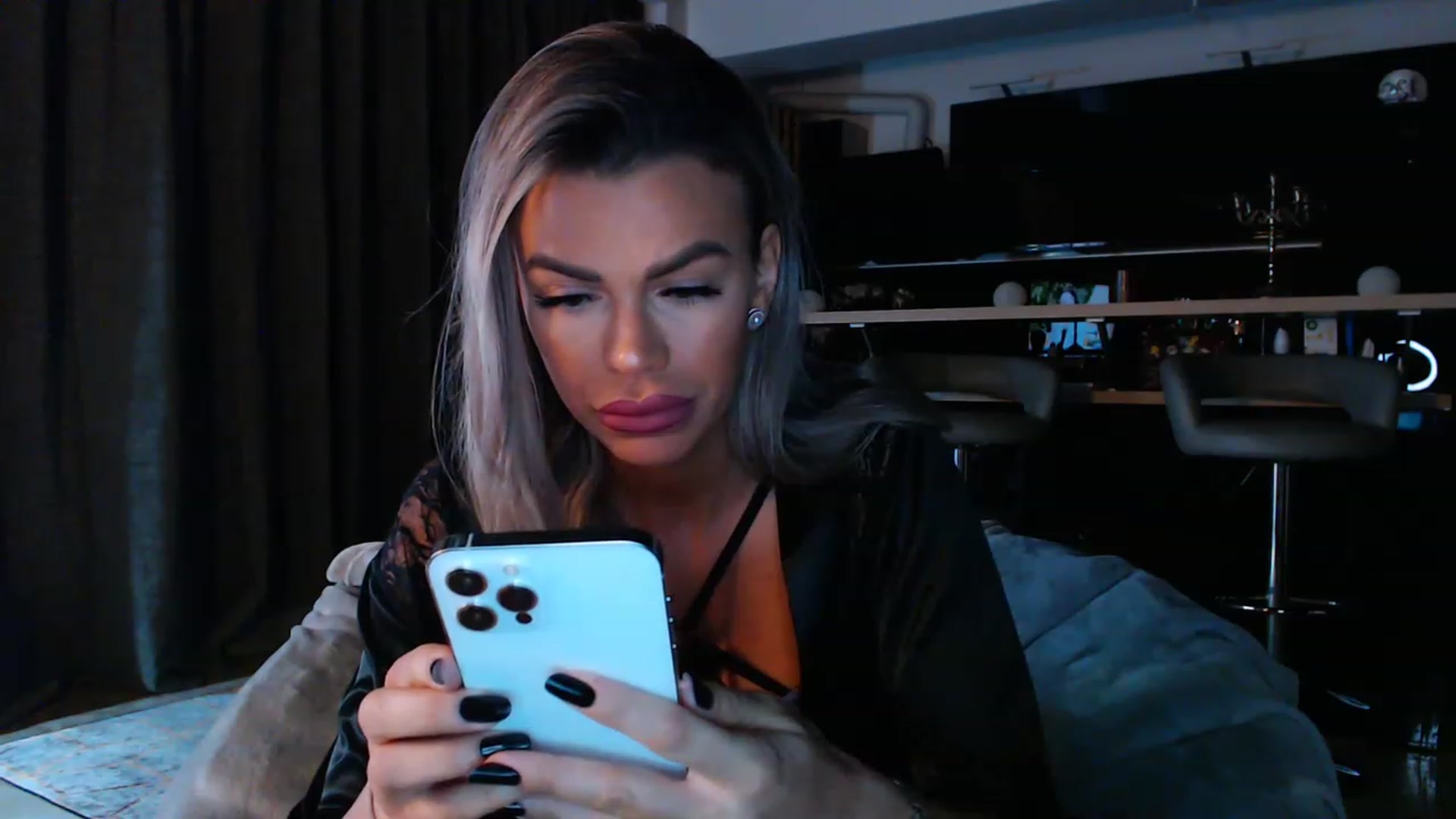 Gallery image thumbnail from D_y_y's myfreecams stream on, 05/04/2023, 03:17 image 5 of 20