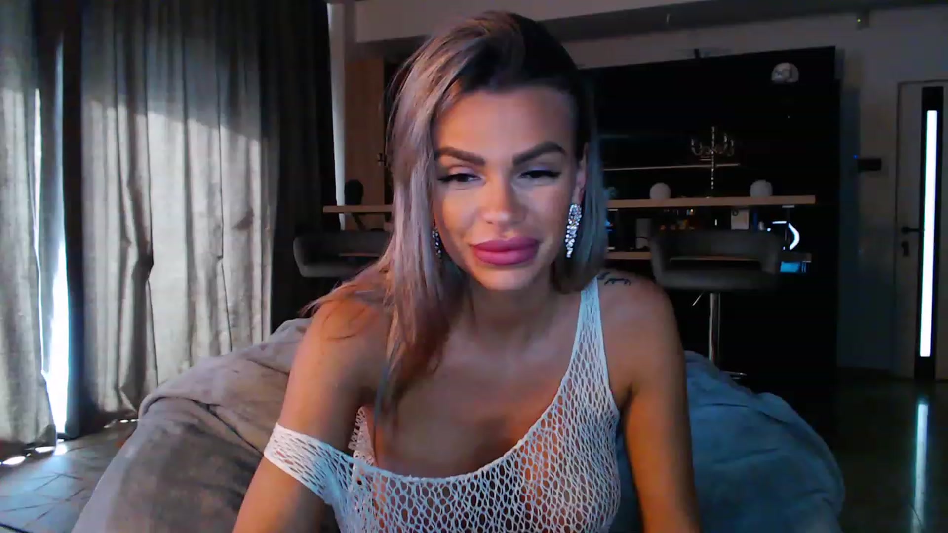 Gallery image thumbnail from D_y_y's myfreecams stream on, 05/06/2023, 05:34 image 17 of 20