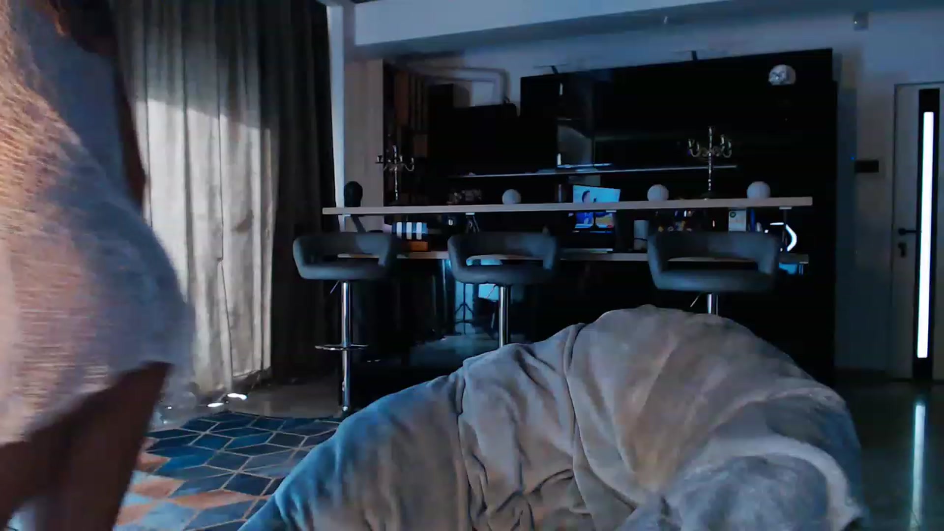 Gallery image thumbnail from D_y_y's myfreecams stream on, 05/06/2023, 05:34 image 14 of 20