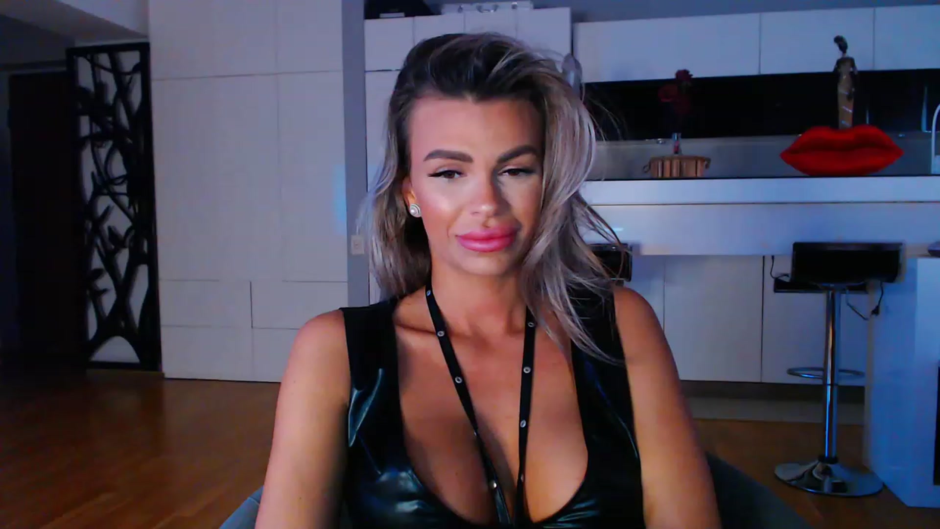 Gallery image thumbnail from D_y_y's myfreecams stream on, 05/08/2023, 04:46 image 10 of 20