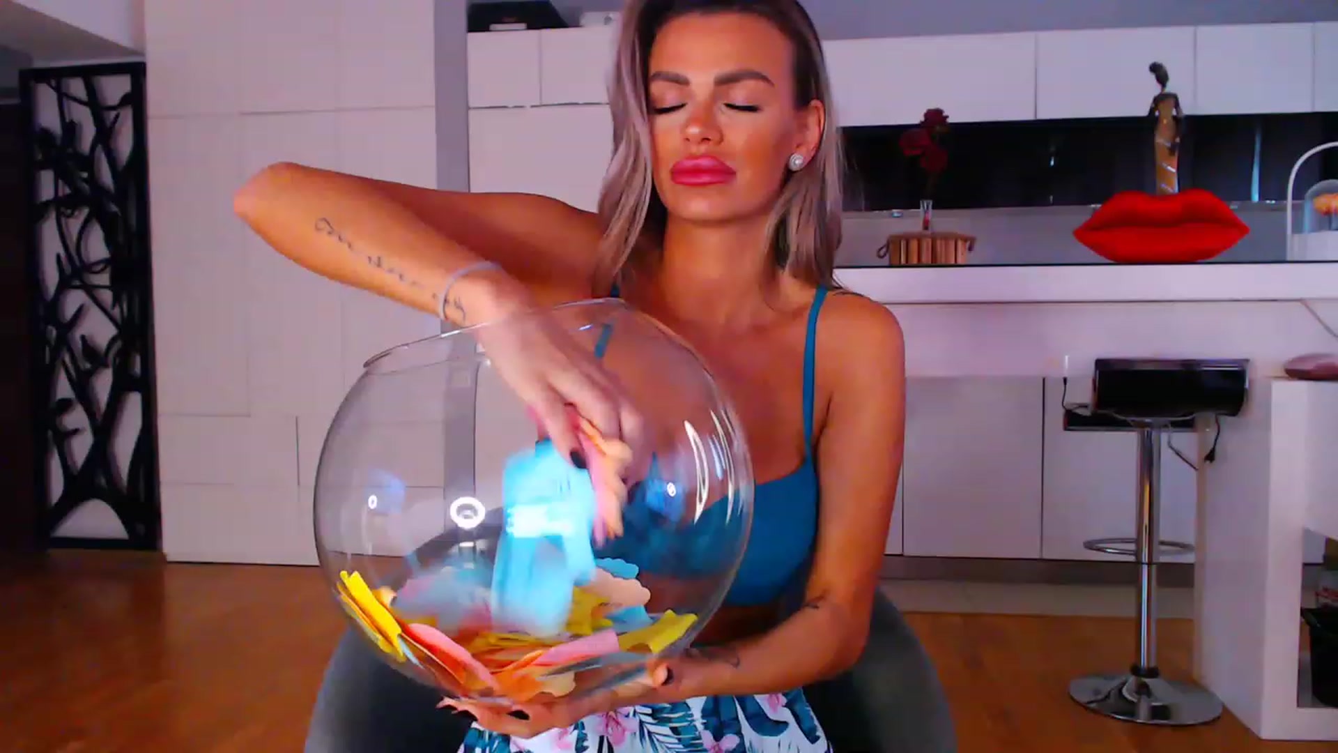 Gallery image thumbnail from D_y_y's myfreecams stream on, 05/09/2023, 04:55 image 7 of 20