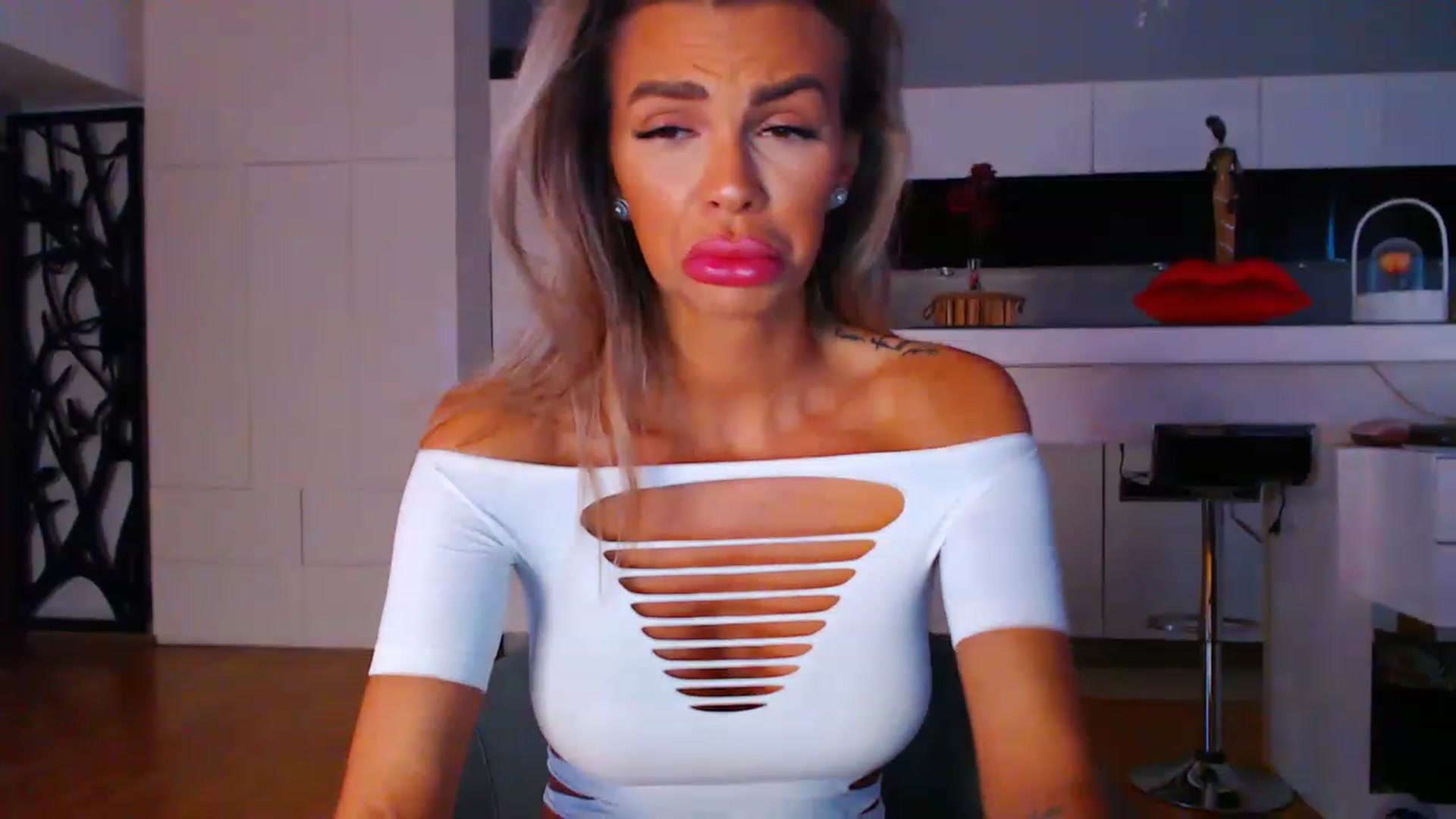 Gallery image thumbnail from D_y_y's myfreecams stream on, 05/11/2023, 04:38 image 9 of 20