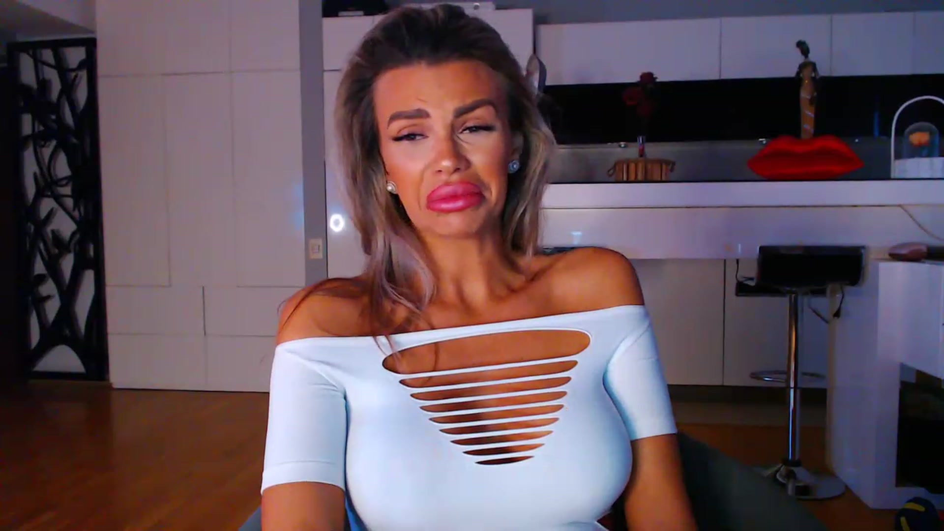 Gallery image thumbnail from D_y_y's myfreecams stream on, 05/11/2023, 04:38 image 8 of 20