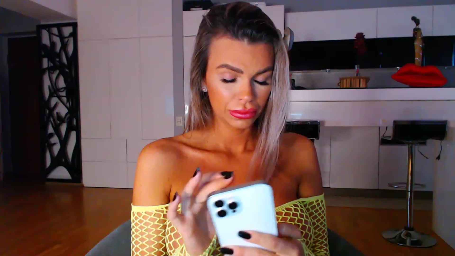 Gallery image thumbnail from D_y_y's myfreecams stream on, 05/14/2023, 04:13 image 6 of 20