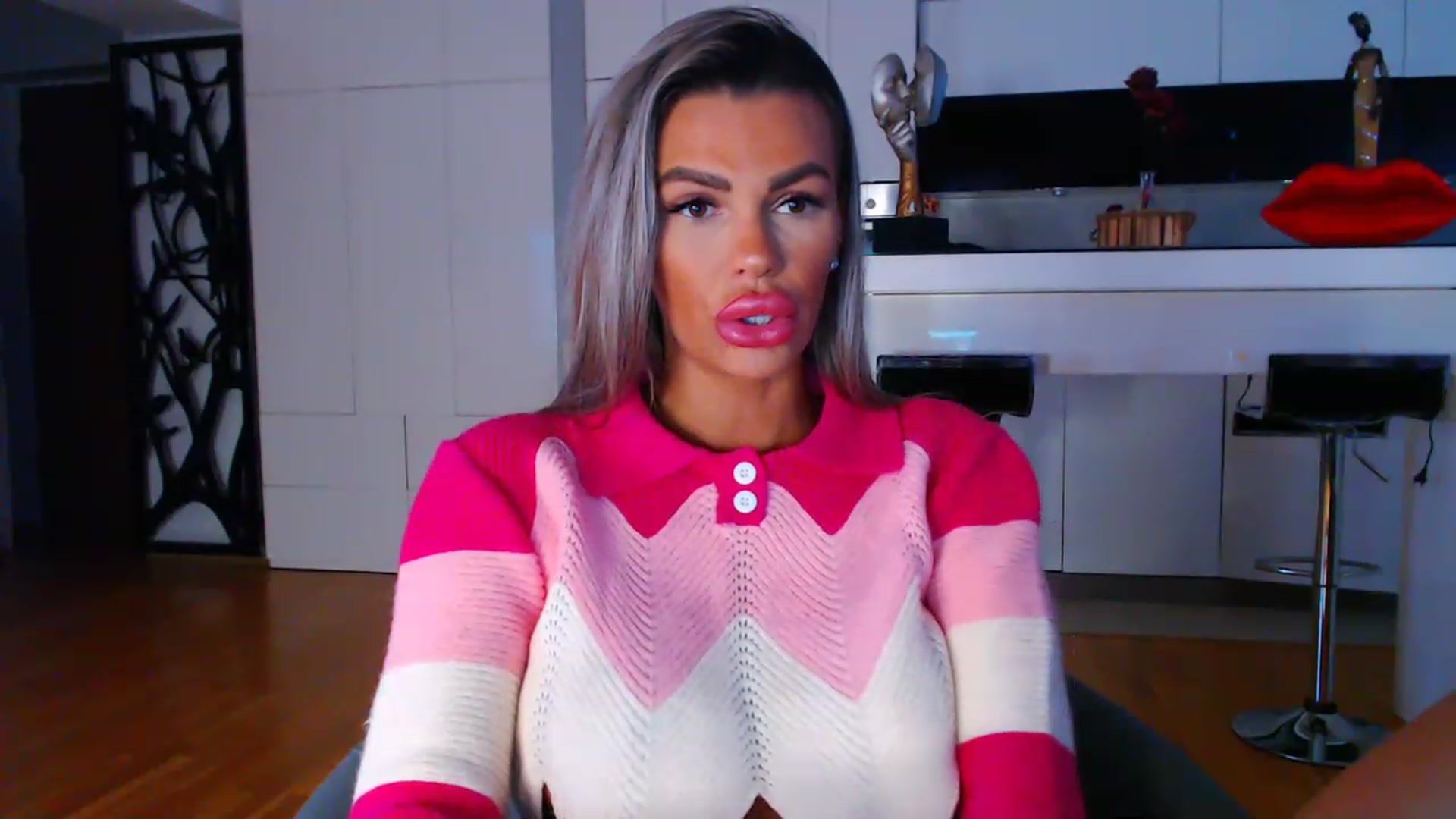 Gallery image thumbnail from D_y_y's myfreecams stream on, 05/15/2023, 03:32 image 19 of 20