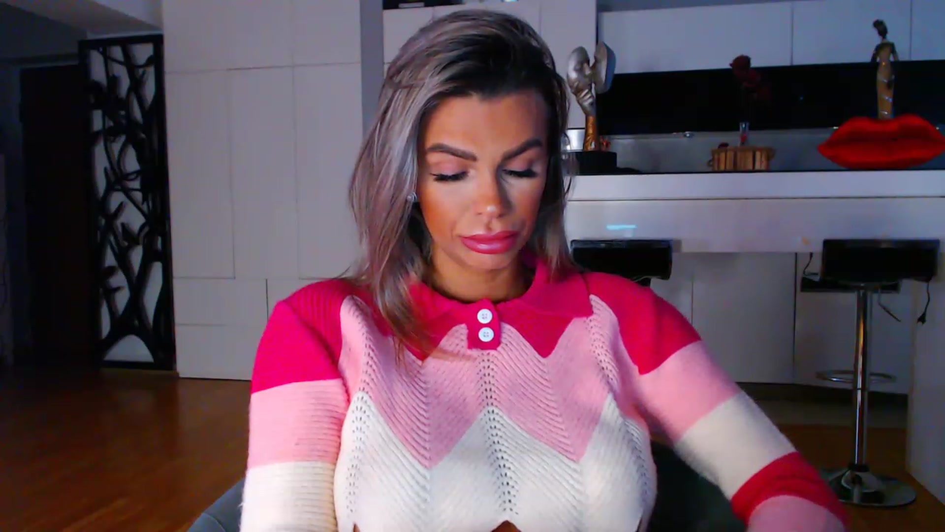 Gallery image thumbnail from D_y_y's myfreecams stream on, 05/15/2023, 03:32 image 17 of 20