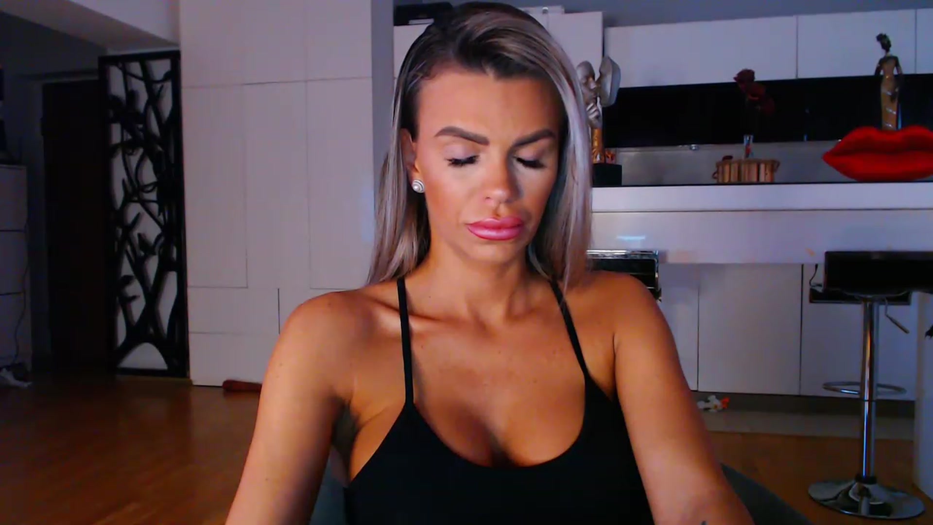 Gallery image thumbnail from D_y_y's myfreecams stream on, 05/17/2023, 04:22 image 5 of 20