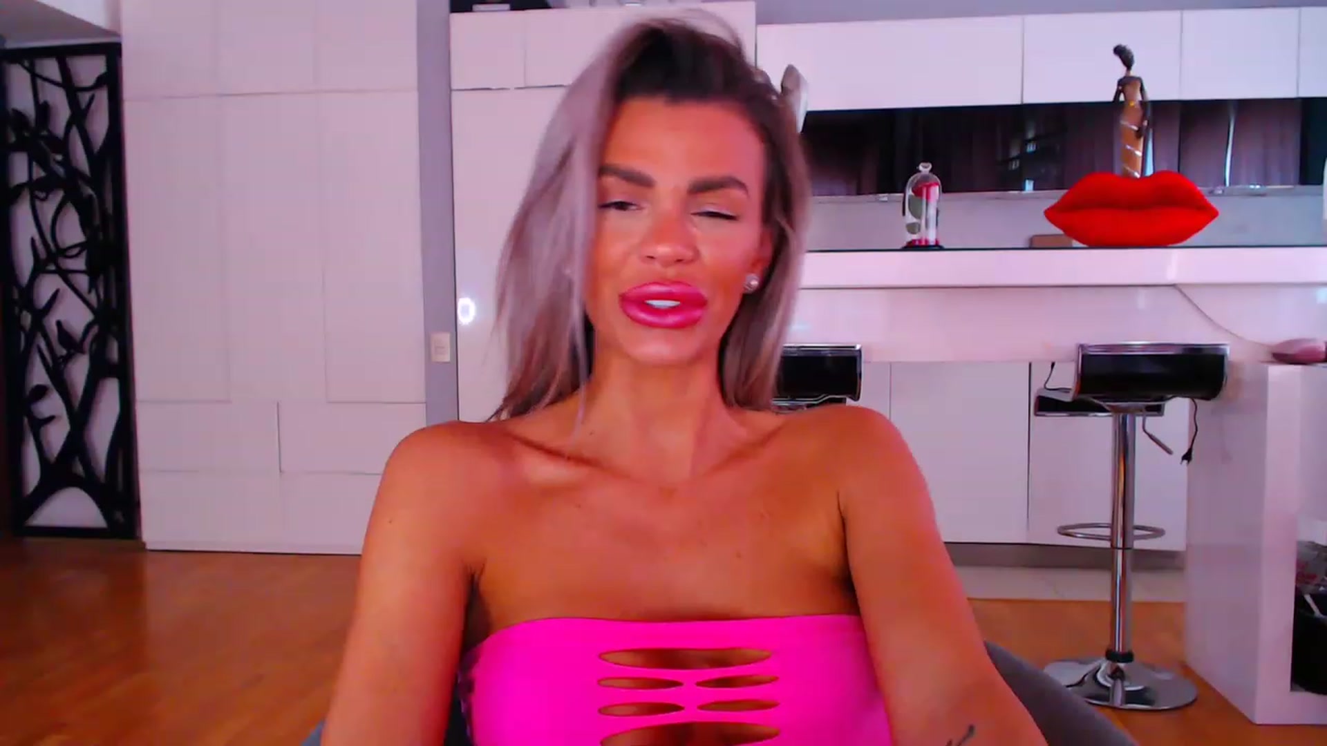 Gallery image thumbnail from D_y_y's myfreecams stream on, 06/10/2023, 04:21 image 17 of 20