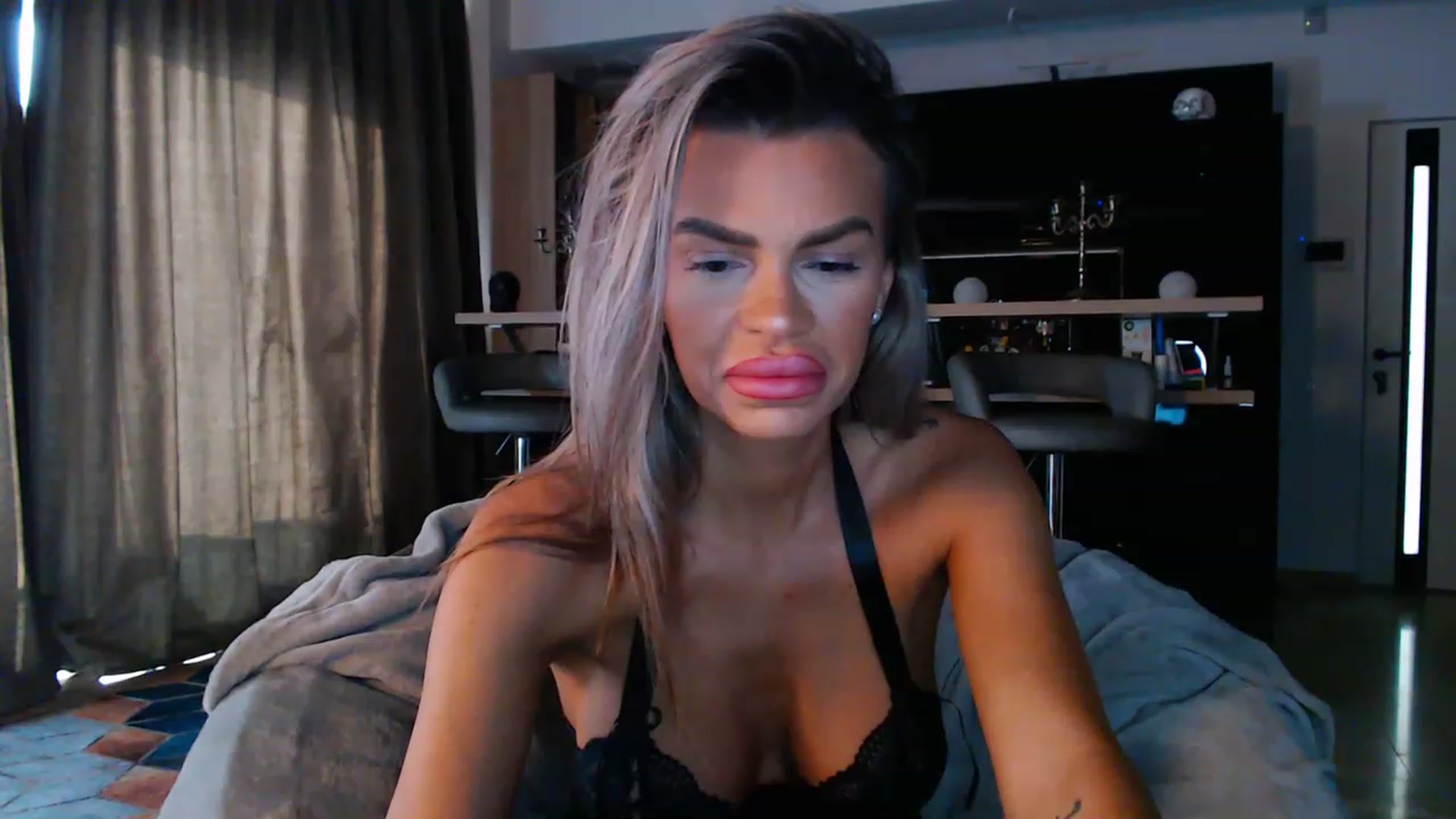 Gallery image thumbnail from D_y_y's myfreecams stream on, 06/12/2023, 04:47 image 14 of 20