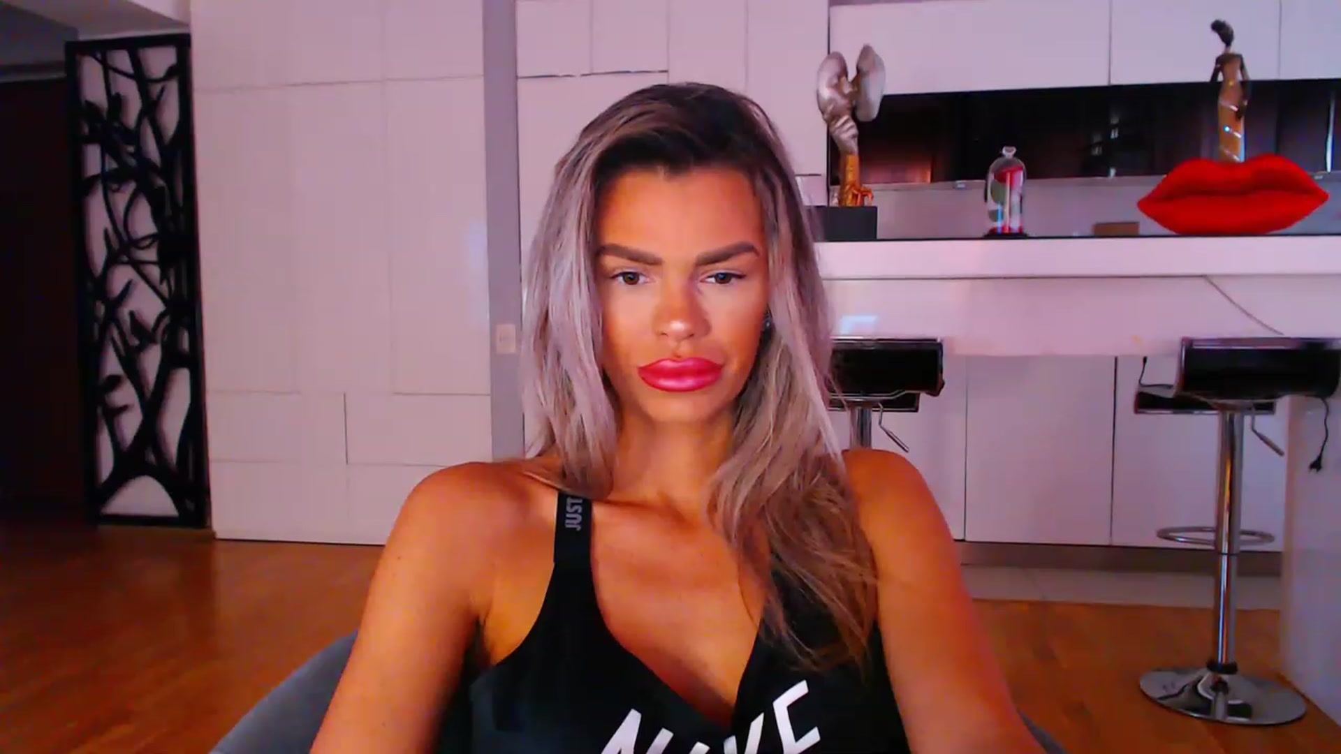 Gallery image thumbnail from D_y_y's myfreecams stream on, 06/15/2023, 04:11 image 10 of 20