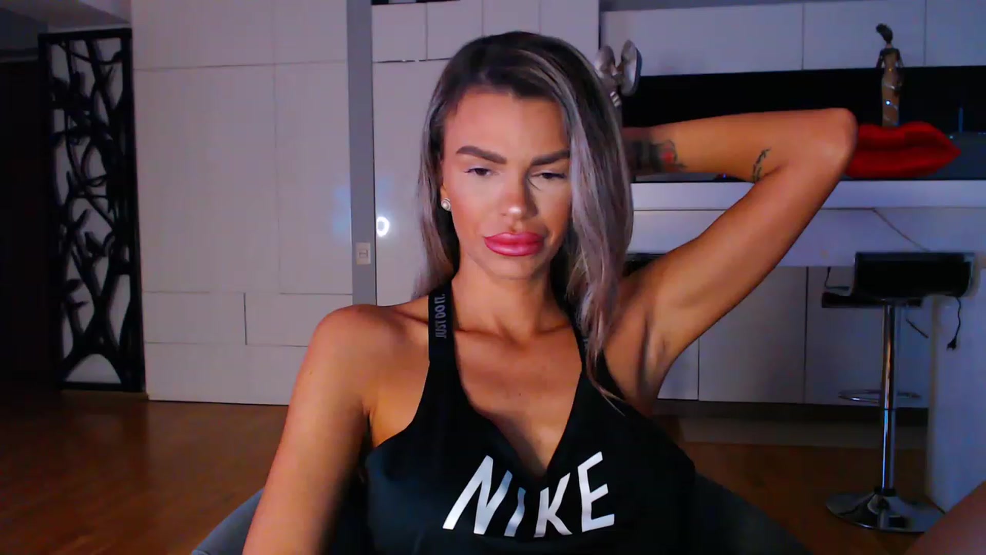 Gallery image thumbnail from D_y_y's myfreecams stream on, 06/15/2023, 04:11 image 2 of 20