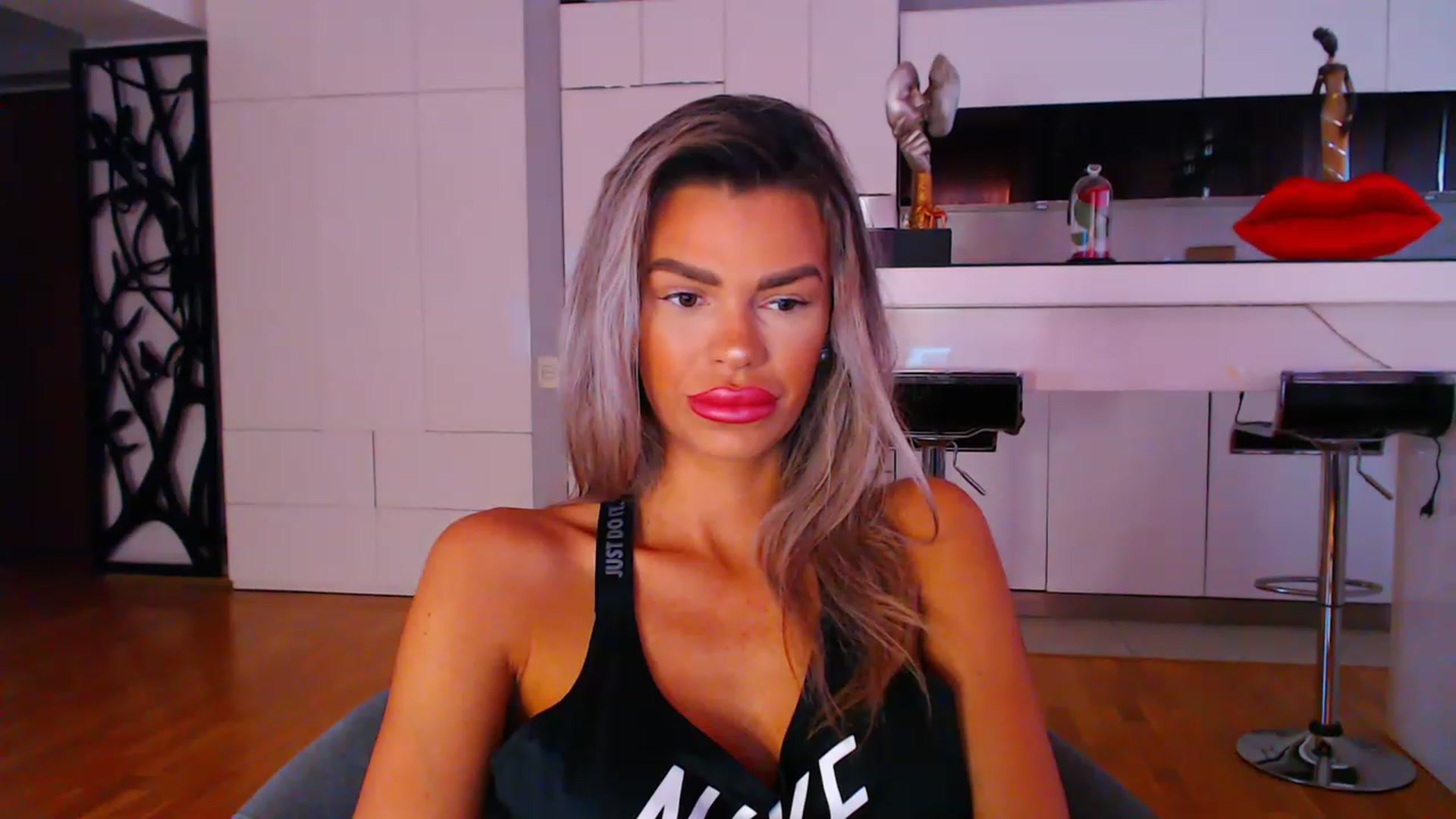 Gallery image thumbnail from D_y_y's myfreecams stream on, 06/15/2023, 04:11 image 9 of 20