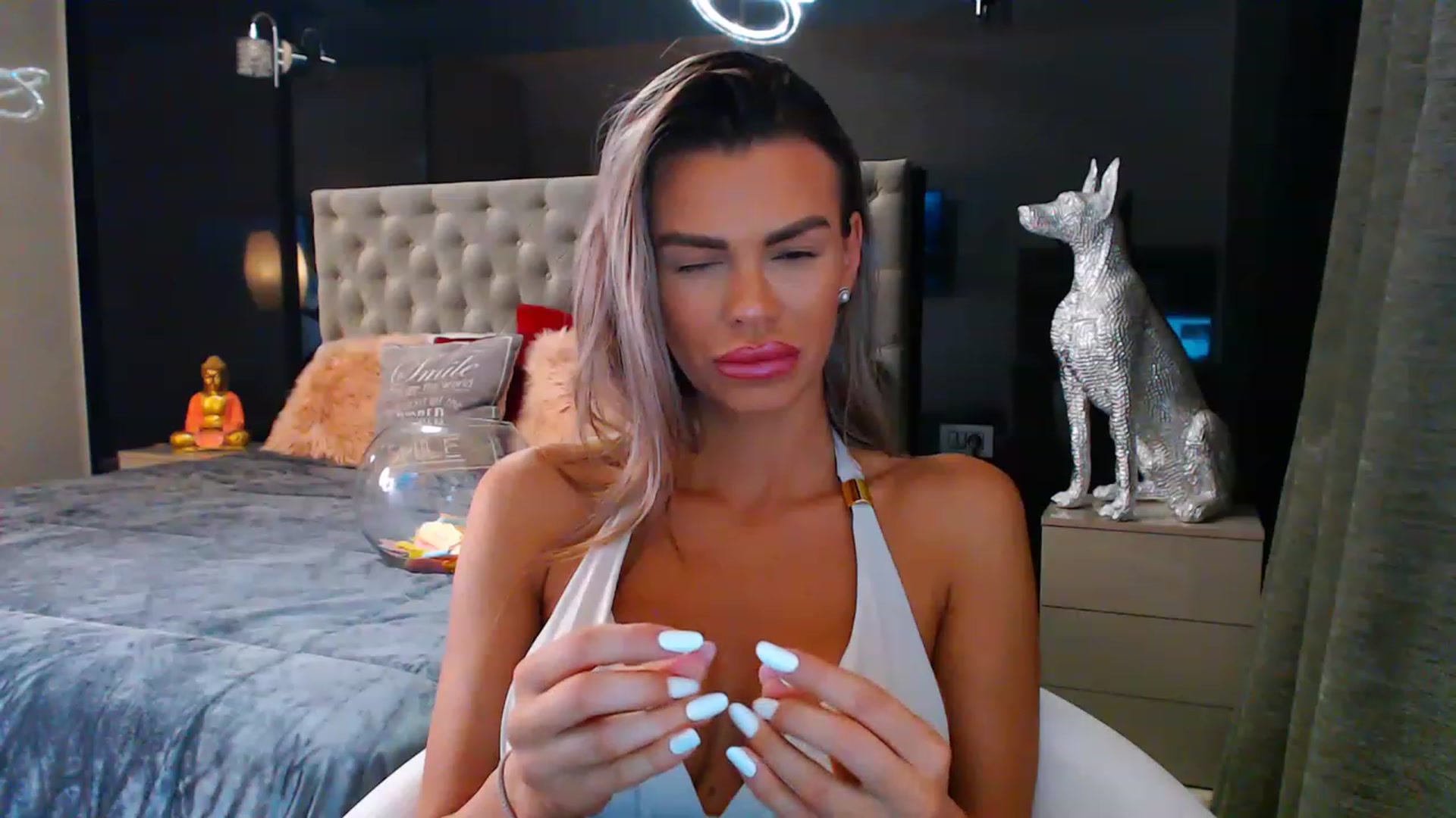 Gallery image thumbnail from D_y_y's myfreecams stream on, 06/23/2023, 04:54 image 18 of 20