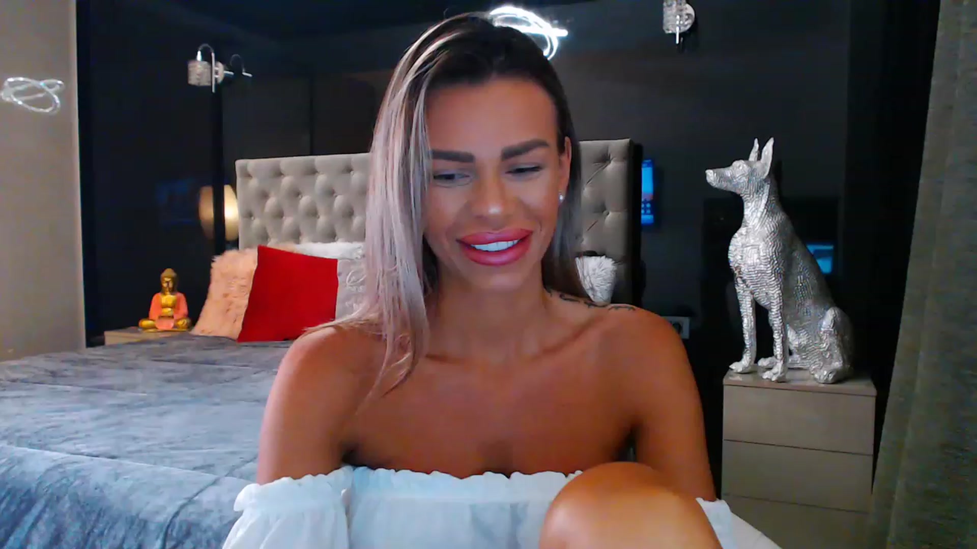 Gallery image thumbnail from D_y_y's myfreecams stream on, 06/26/2023, 04:37 image 2 of 20