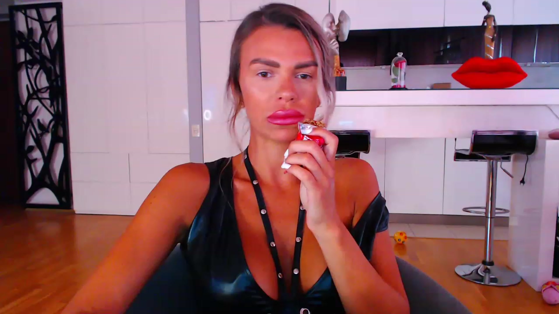 Gallery image thumbnail from D_y_y's myfreecams stream on, 07/11/2023, 04:19 image 18 of 20