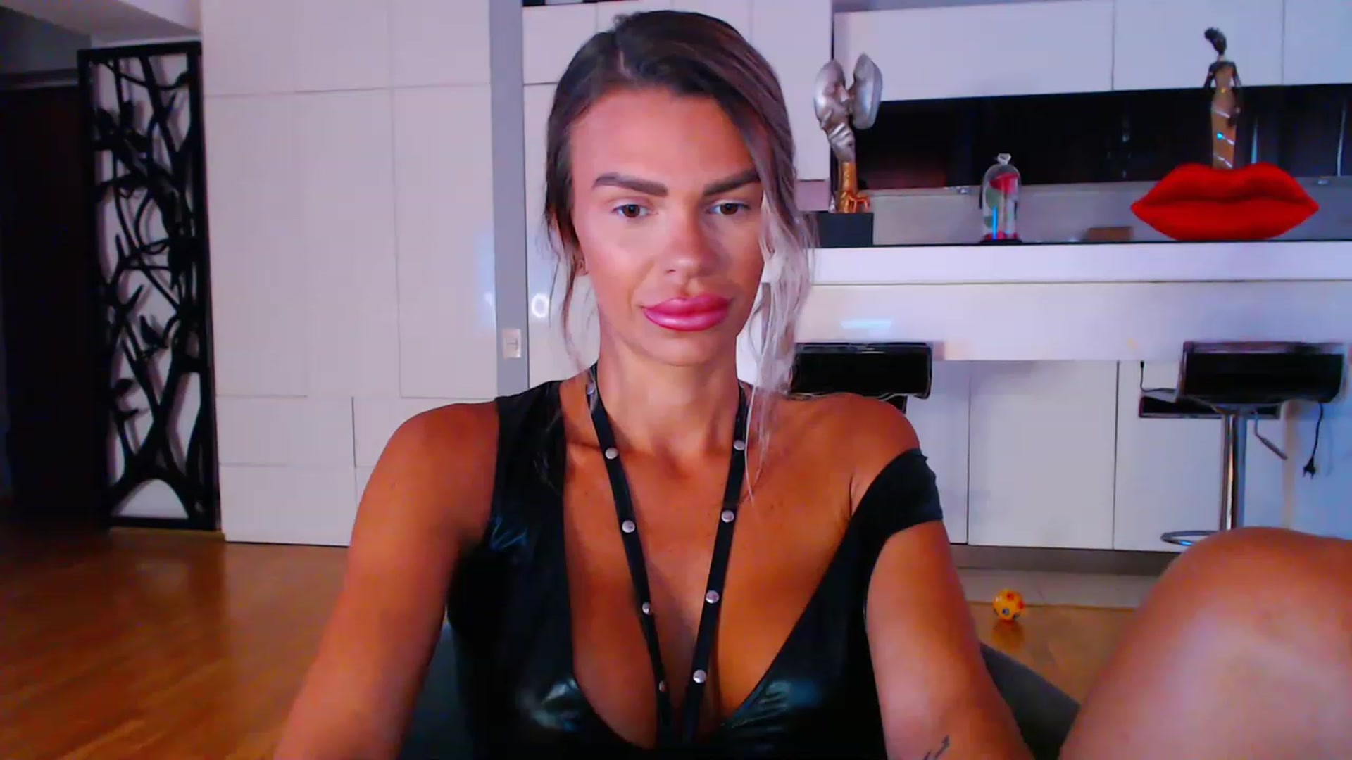Gallery image thumbnail from D_y_y's myfreecams stream on, 07/11/2023, 04:19 image 10 of 20