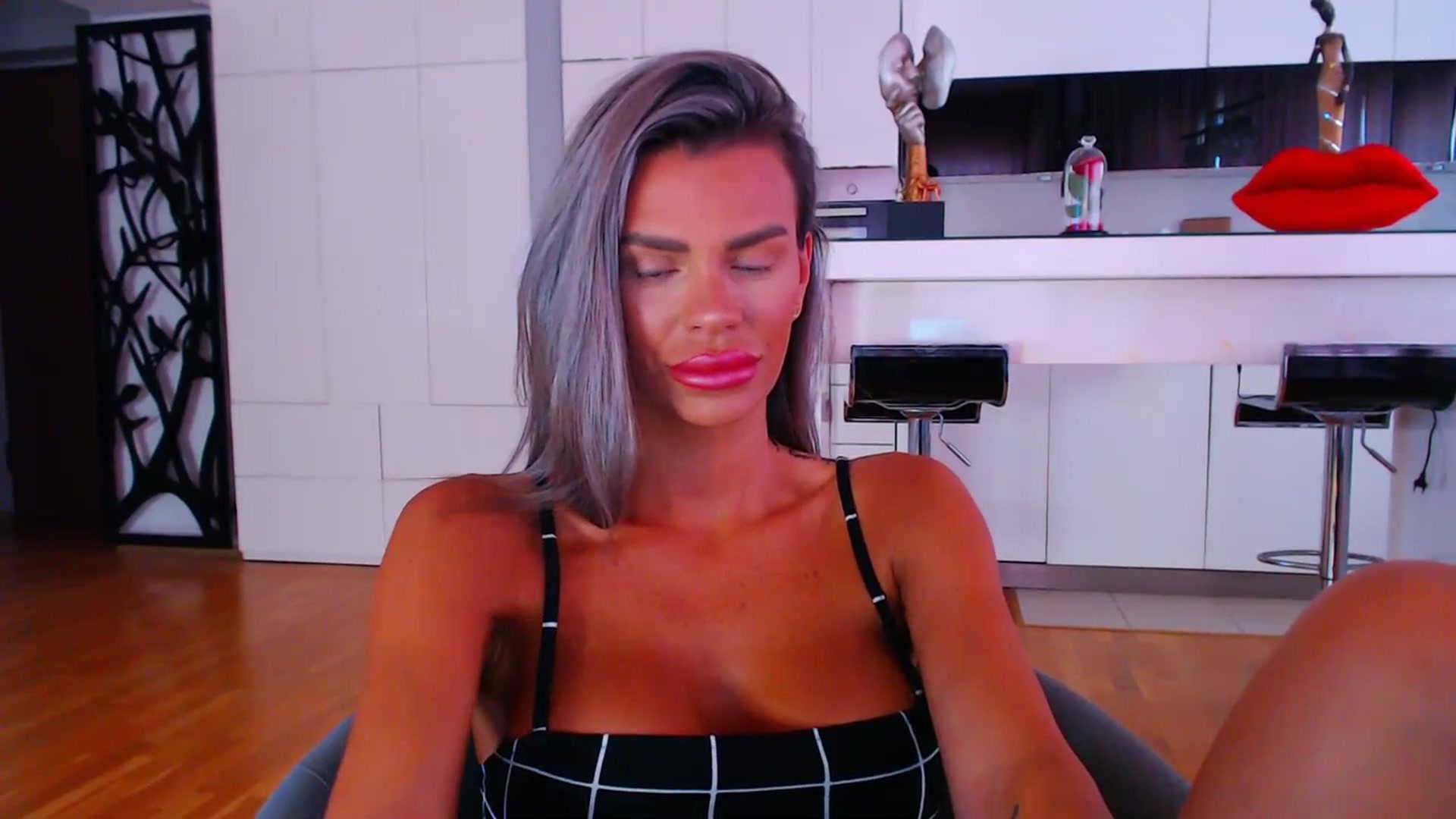 Gallery image thumbnail from D_y_y's myfreecams stream on, 07/12/2023, 05:01 image 7 of 20
