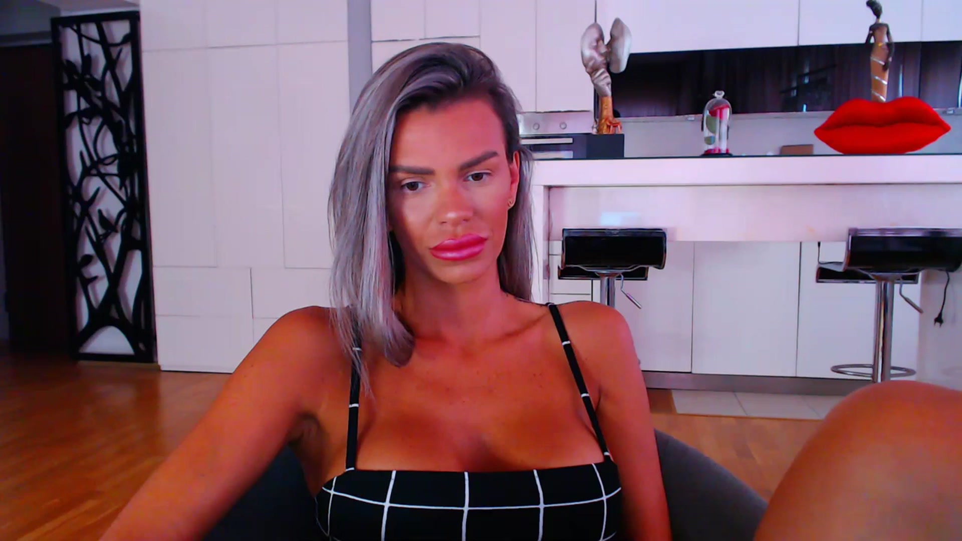 Gallery image thumbnail from D_y_y's myfreecams stream on, 07/12/2023, 05:01 image 10 of 20