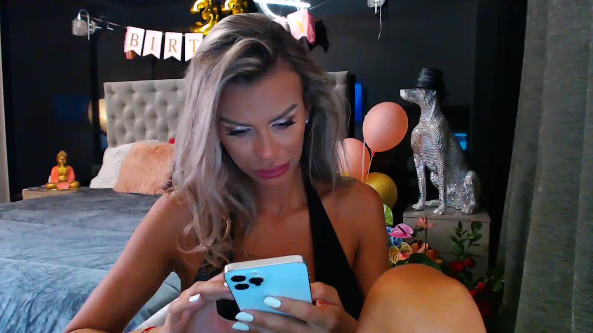 Gallery image thumbnail from D_y_y's myfreecams stream on, 07/24/2023, 04:31 image 10 of 20