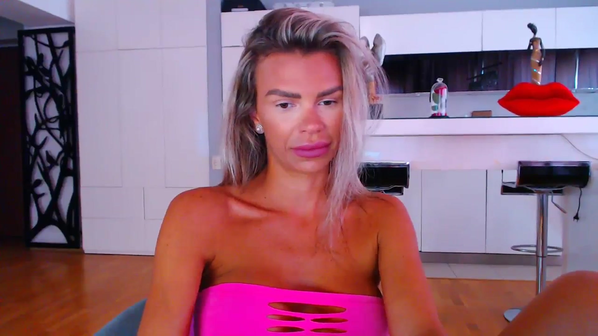 Gallery image thumbnail from D_y_y's myfreecams stream on, 08/01/2023, 04:43 image 19 of 20