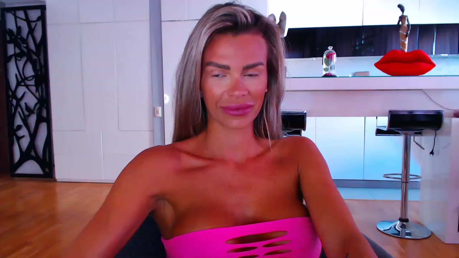 Gallery image thumbnail from D_y_y's myfreecams stream on, 08/01/2023, 05:35 image 4 of 20