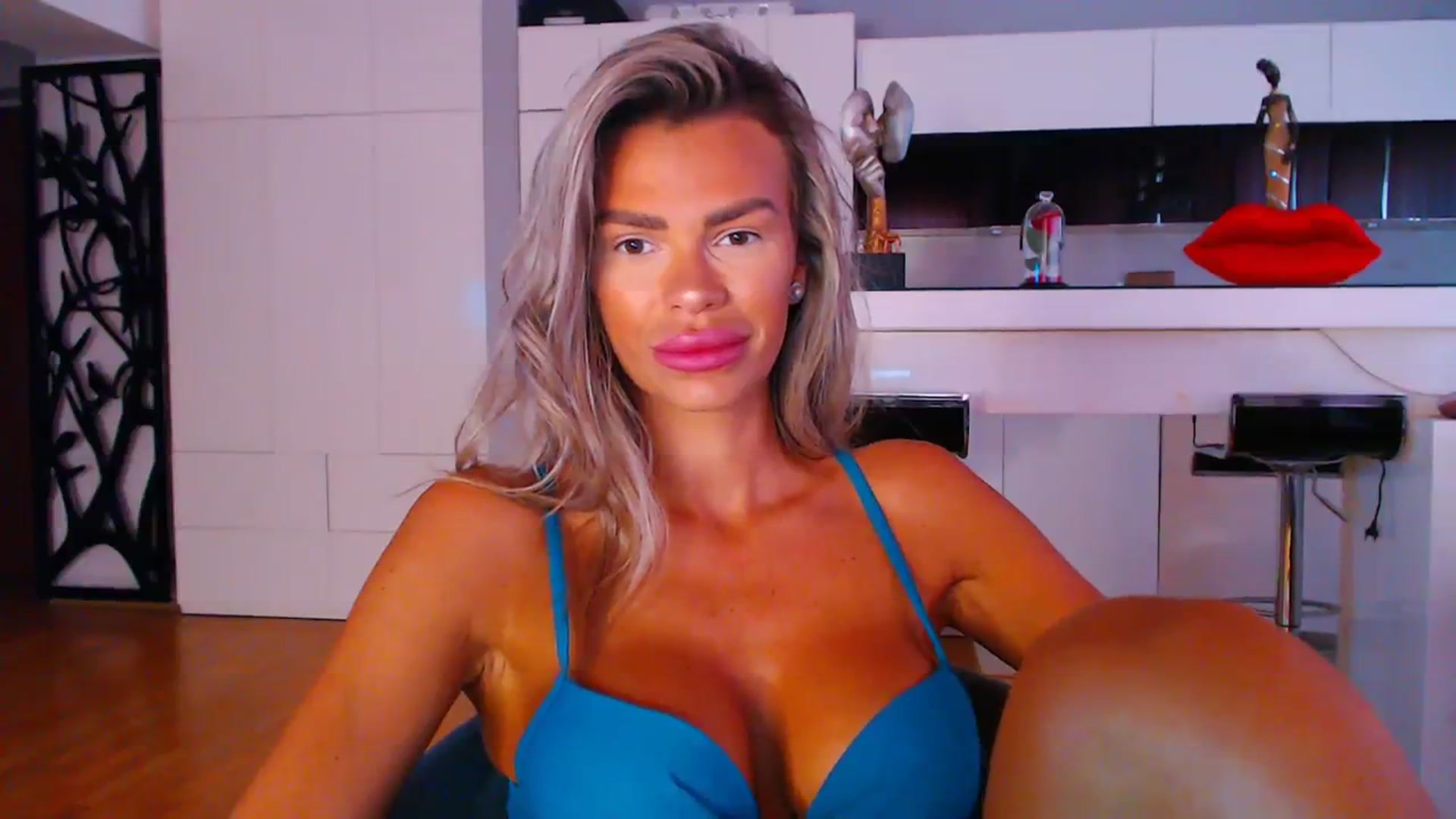 Gallery image thumbnail from D_y_y's myfreecams stream on, 08/04/2023, 04:53 image 9 of 20