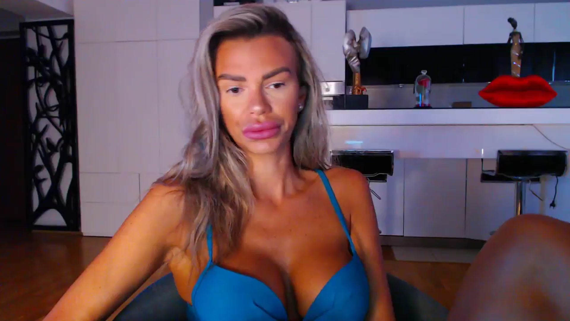 Gallery image thumbnail from D_y_y's myfreecams stream on, 08/04/2023, 04:53 image 4 of 20