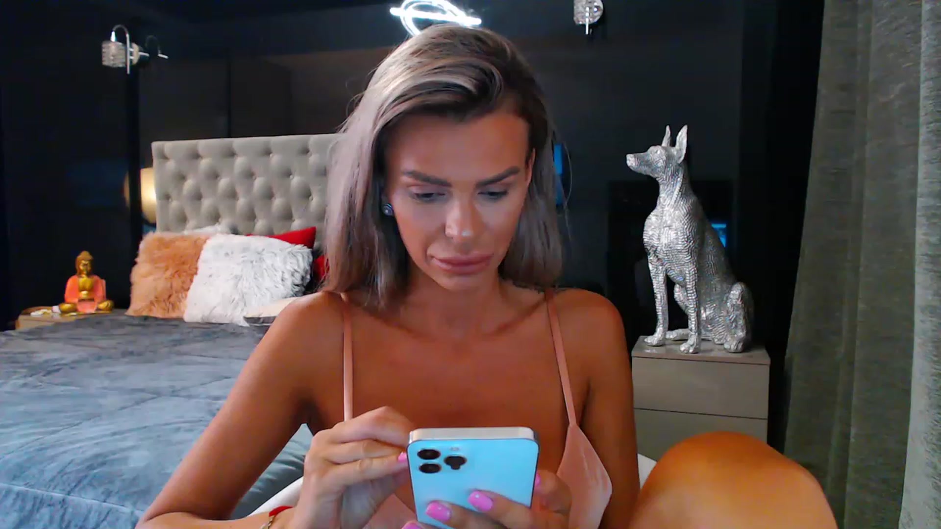 Gallery image thumbnail from D_y_y's myfreecams stream on, 08/06/2023, 05:12 image 3 of 20