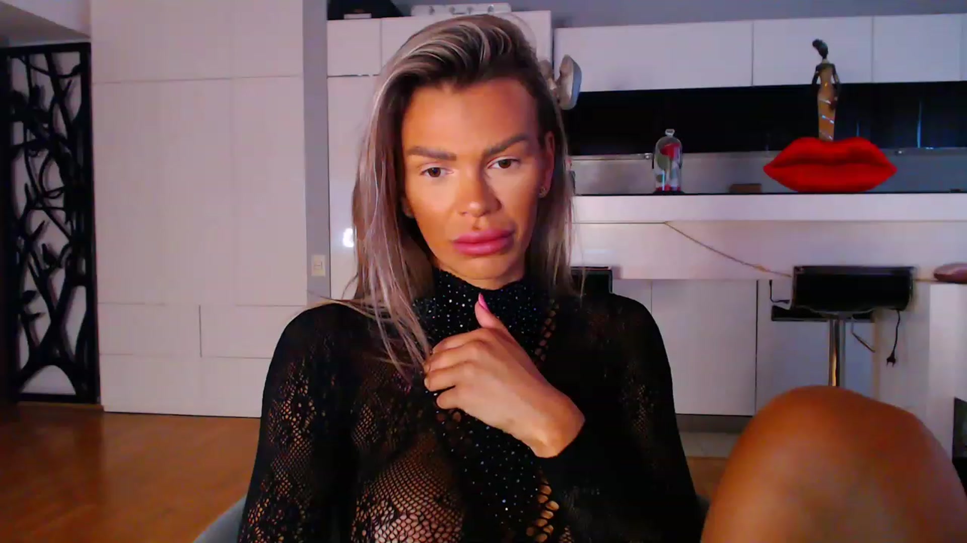 Gallery image thumbnail from D_y_y's myfreecams stream on, 08/17/2023, 04:35 image 10 of 20