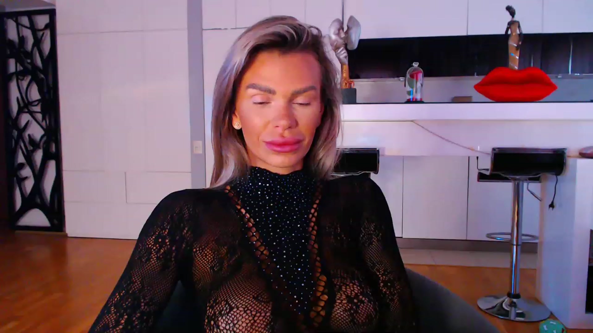 Gallery image thumbnail from D_y_y's myfreecams stream on, 08/17/2023, 04:35 image 15 of 20