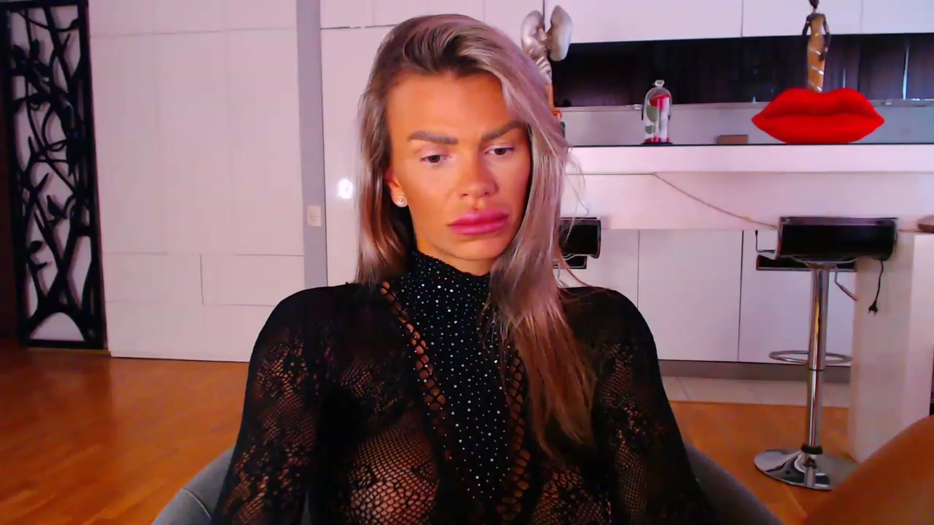 Gallery image thumbnail from D_y_y's myfreecams stream on, 08/17/2023, 04:35 image 18 of 20