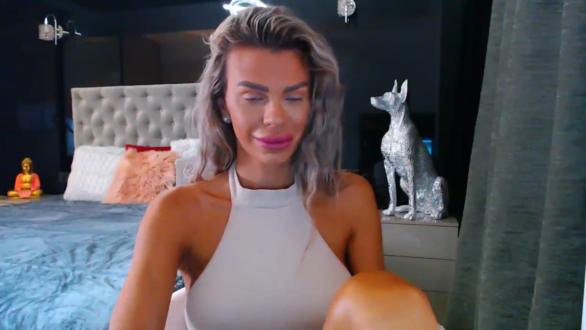 Gallery image thumbnail from D_y_y's myfreecams stream on, 08/18/2023, 03:24 image 7 of 20